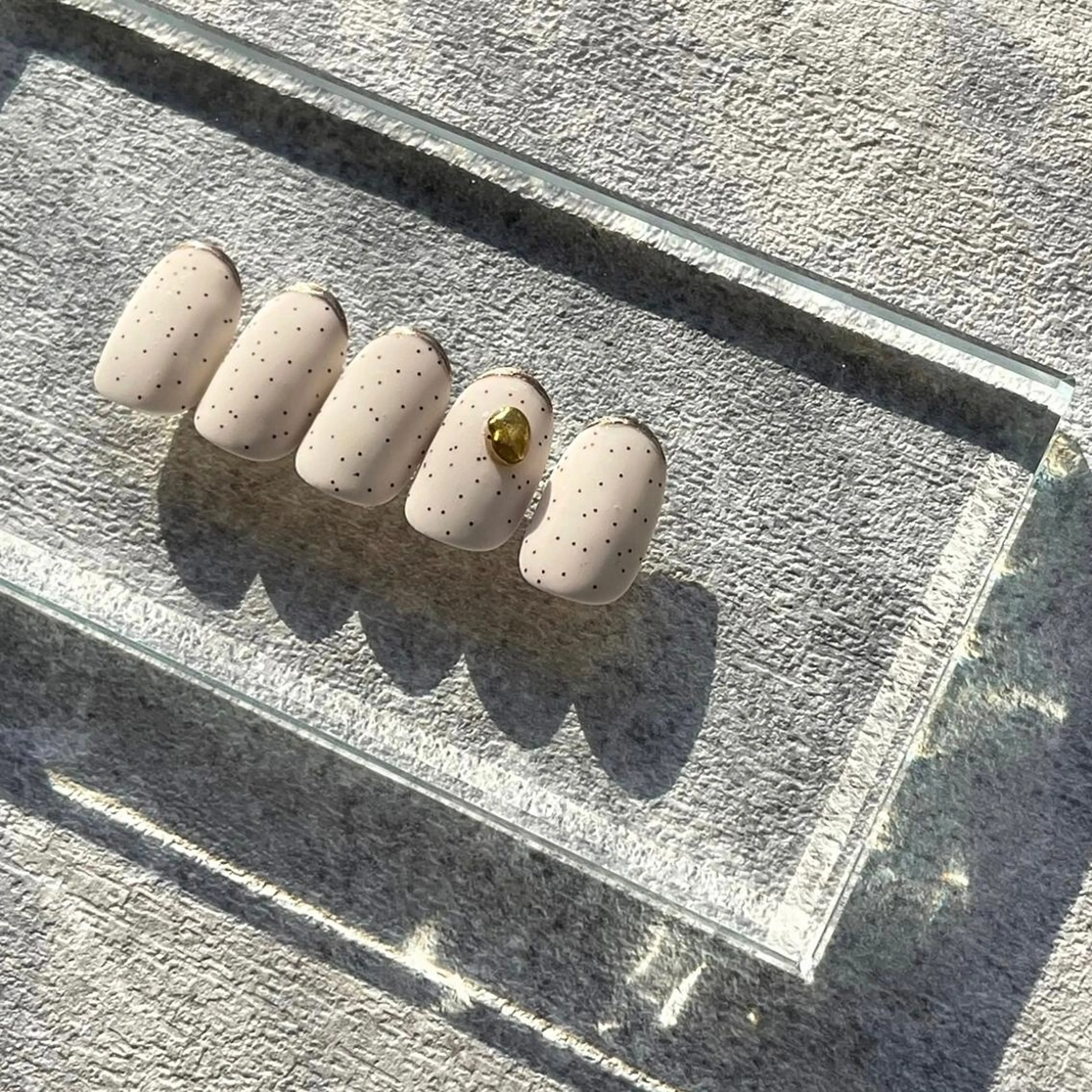 ネイル ハンドネイル 《カメレオン》 西田美輝のヘアスタイル