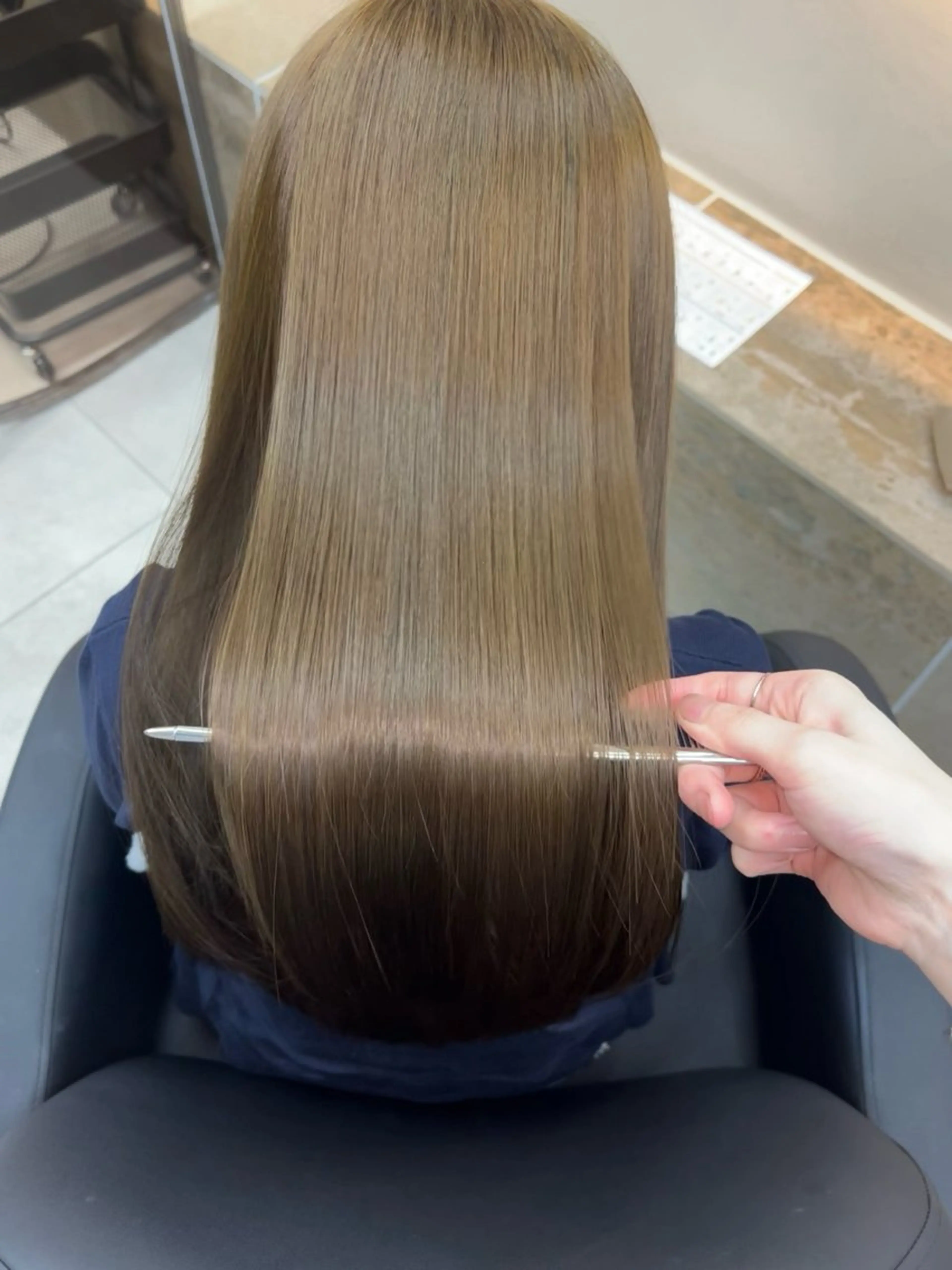 セミロング カラー パーマ 髪質改善 縮毛矯正 トリートメント 《柔らかhair𓍯 》木村美姫のヘアスタイル