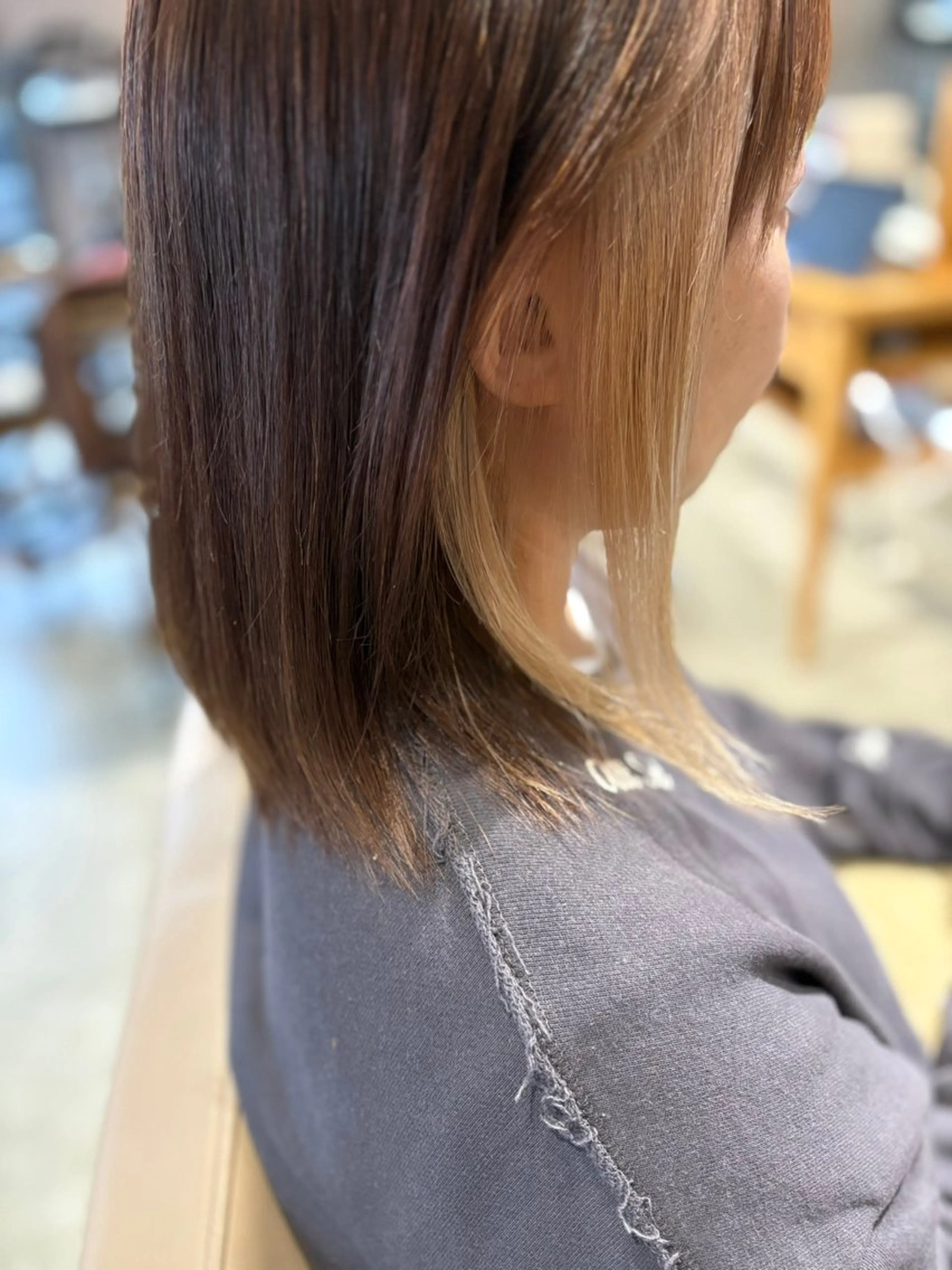 ミディアム 三瓶 眞実子のヘアスタイル