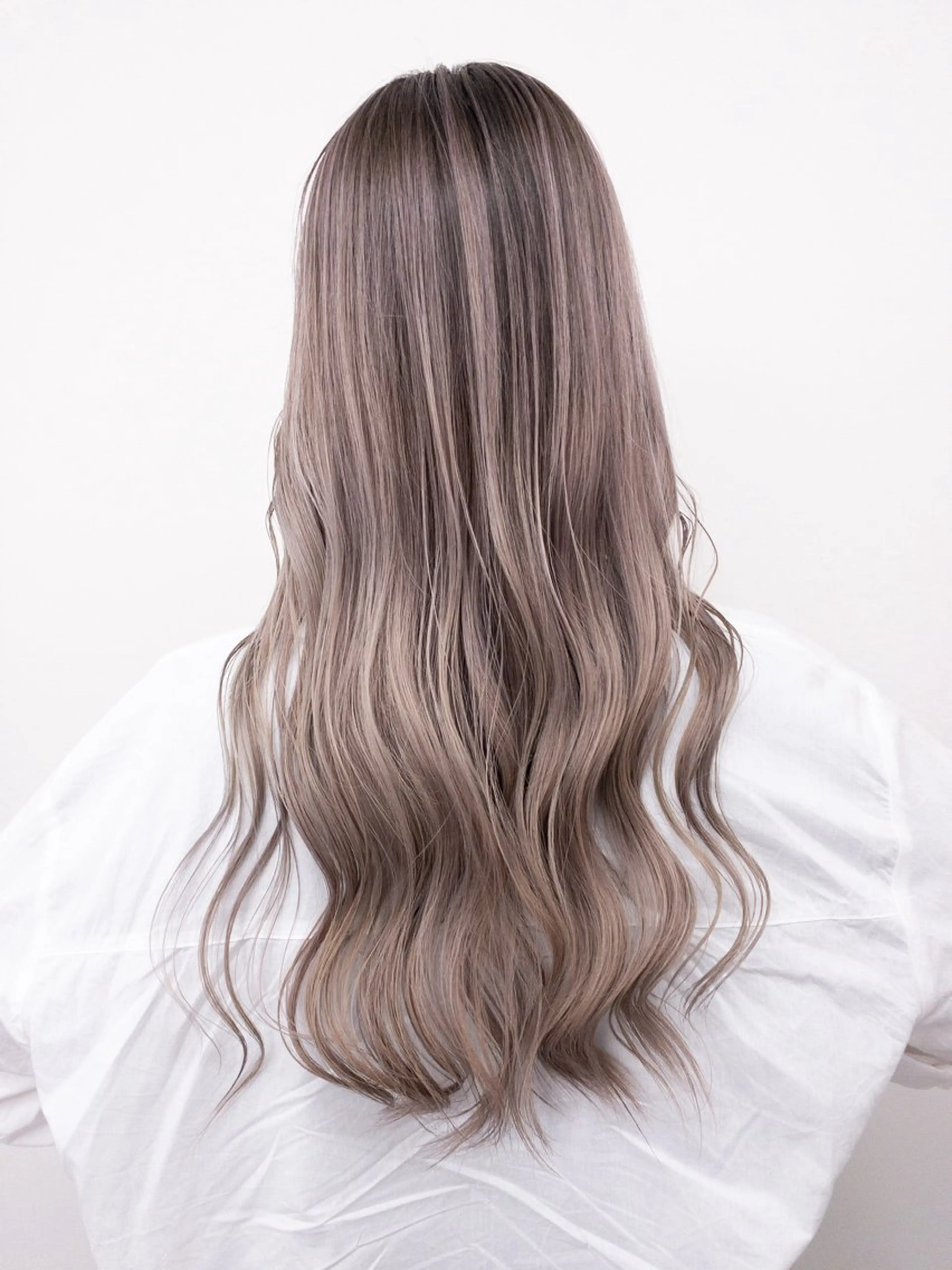 ロング カラー バレイヤージュ レイヤーカット DAIKI ハイトーンカラーのヘアスタイル