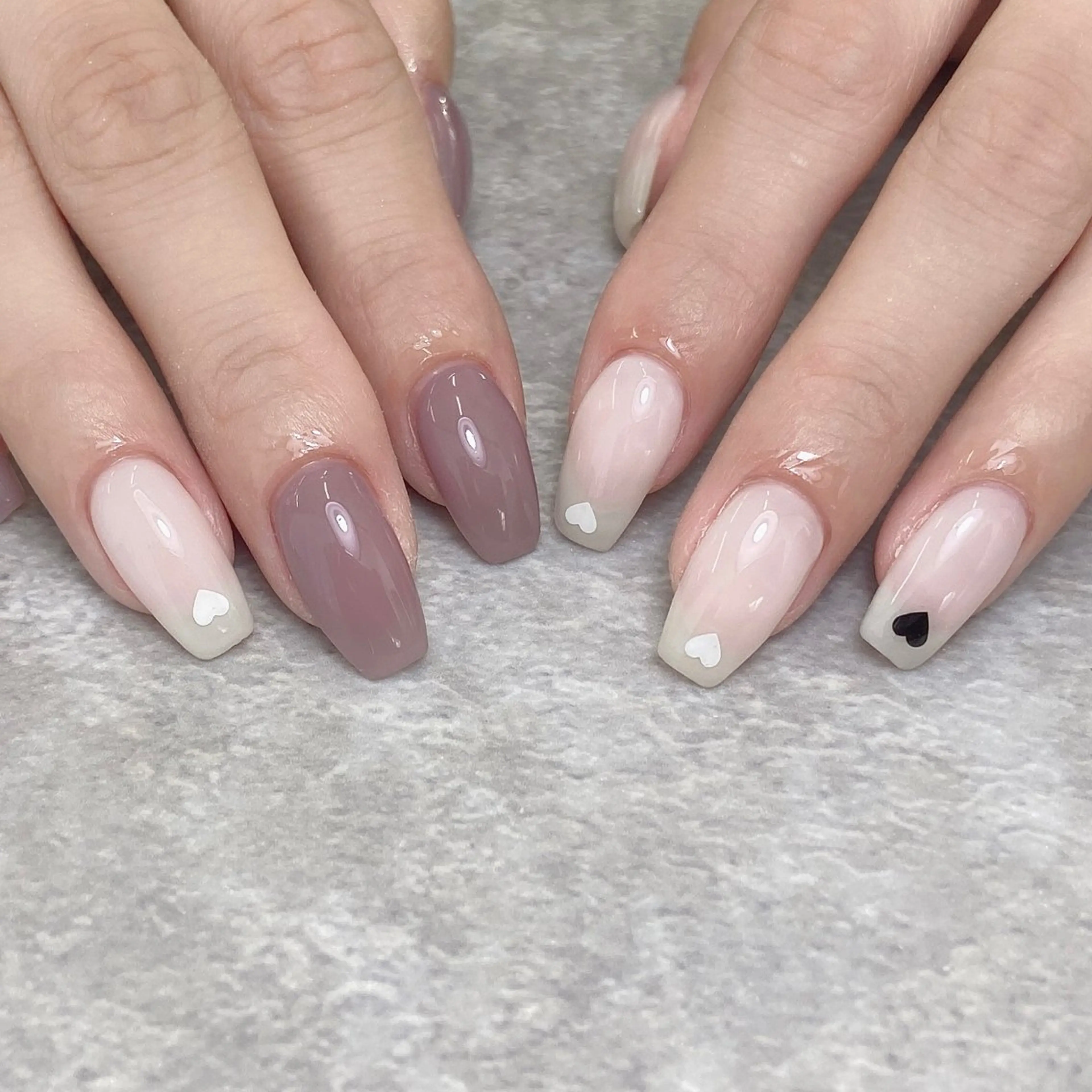 ネイル ストーンネイル ハンドネイル Ayane 🫧のネイルデザイン