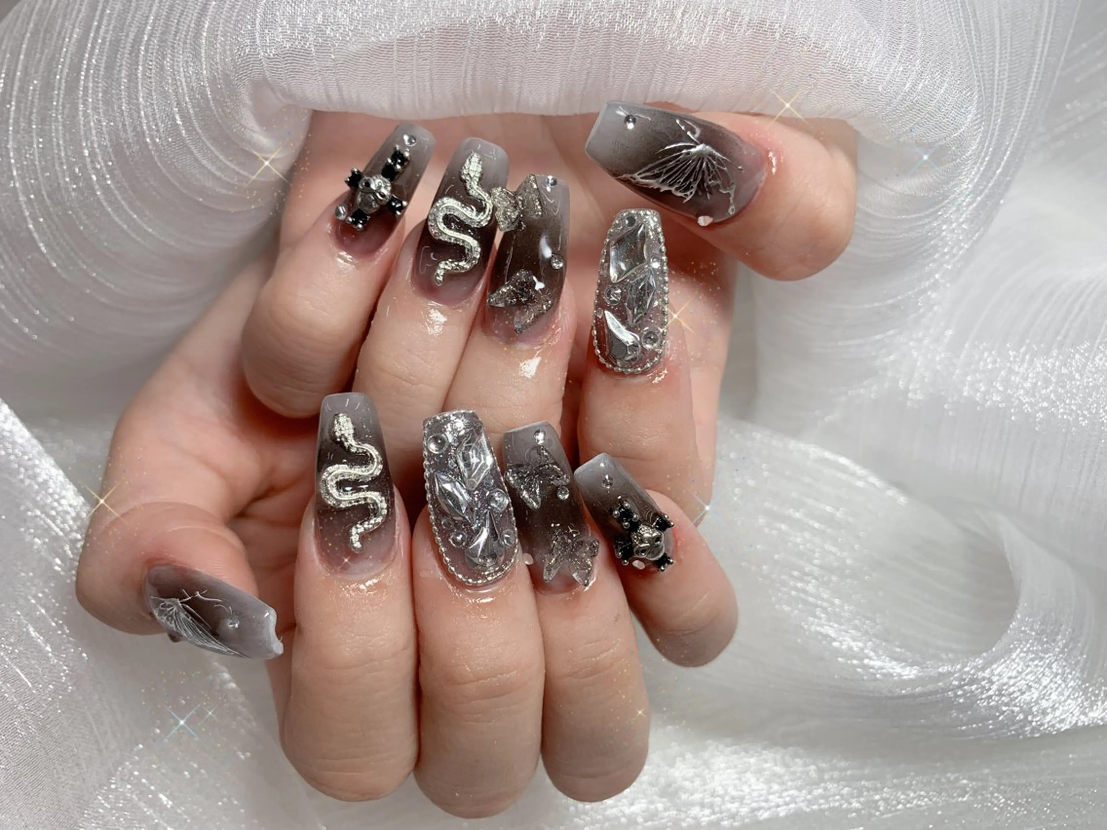 ネイル ✨Nailsalon Vi+✨のネイルデザイン