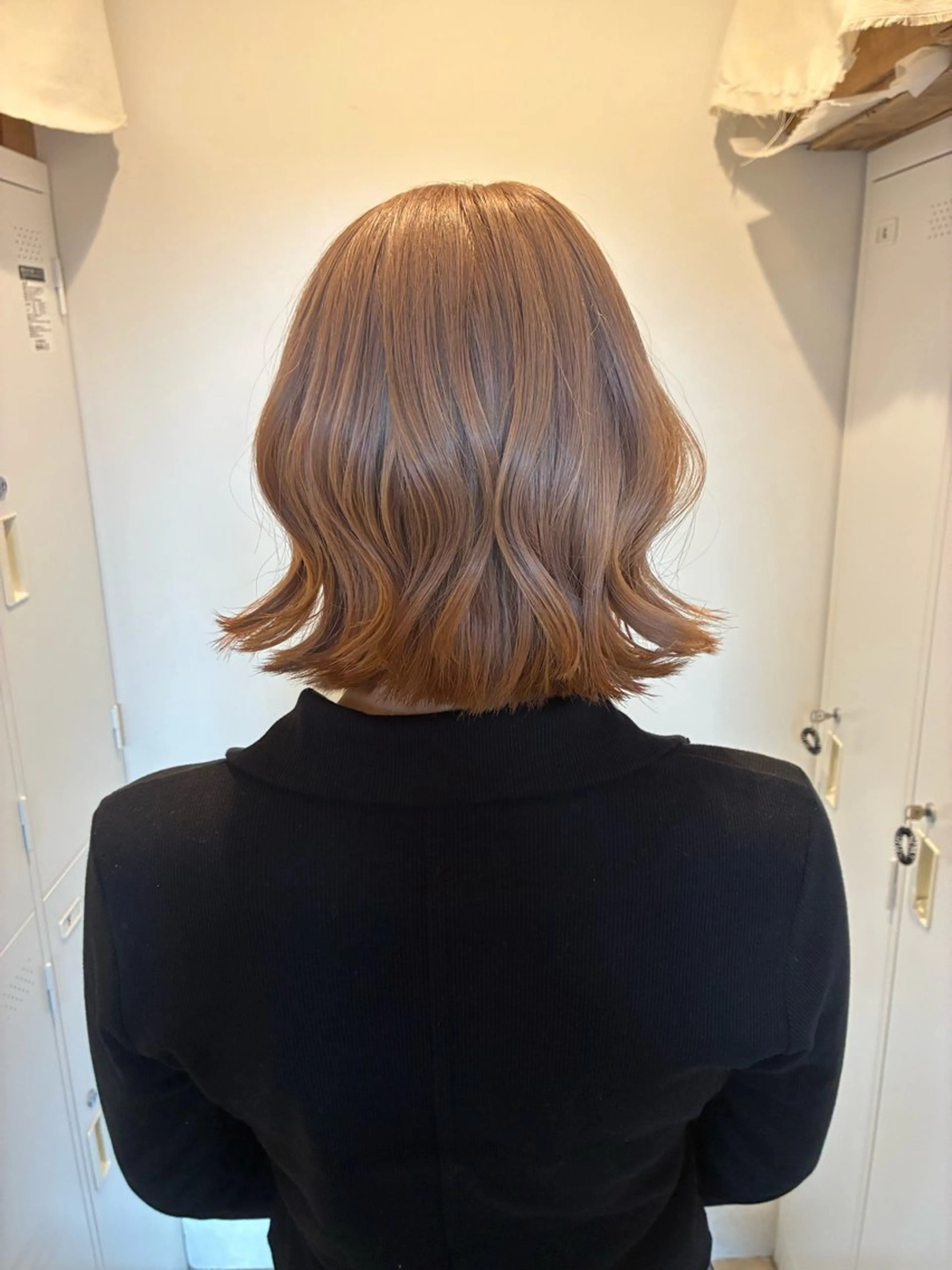 ショート ヘアカラー nacoハイトーン ベージュ🤍のヘアスタイル