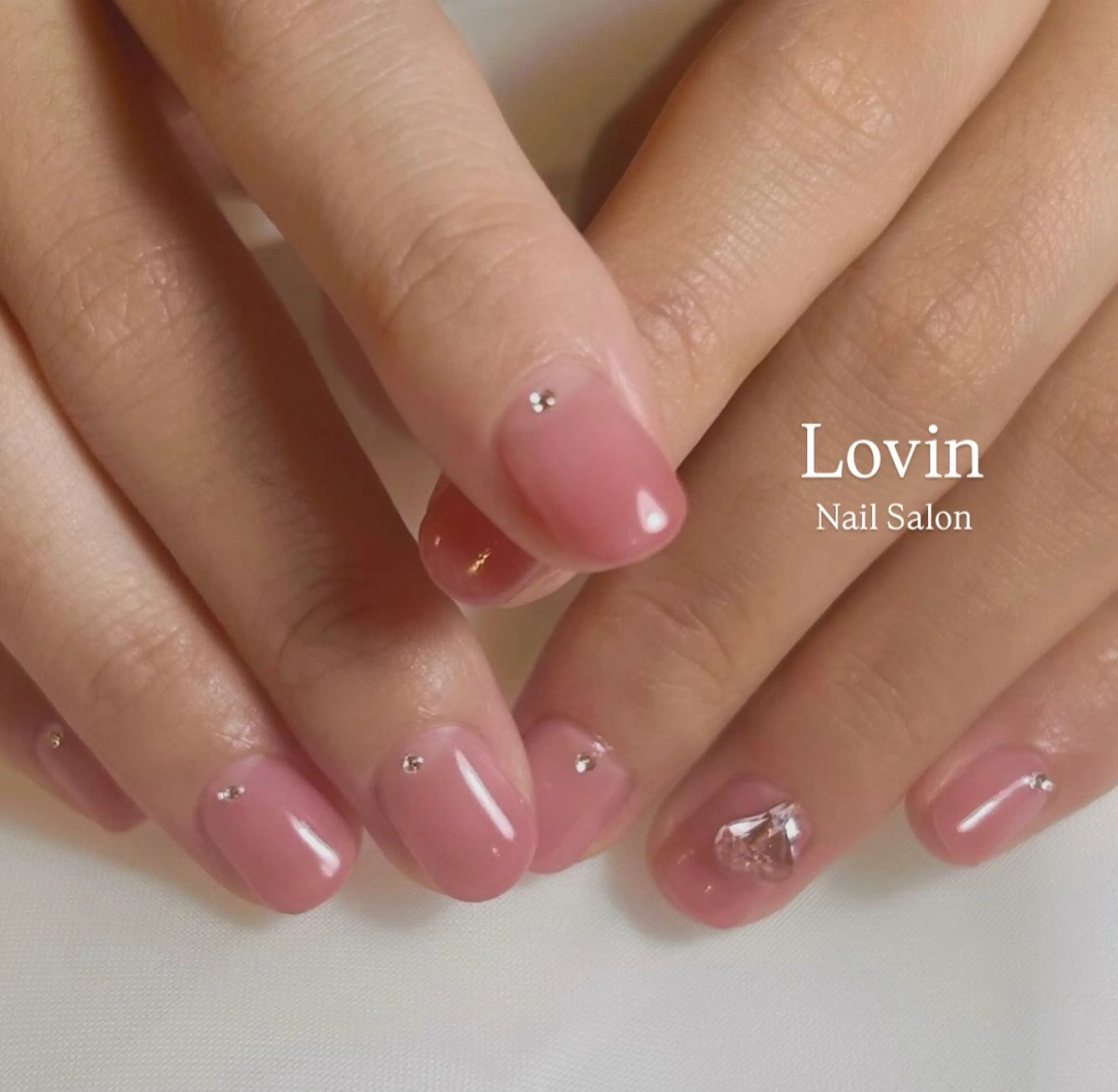 ネイル グラデーション ピンク 春ネイル ハンドネイル Lovin  梅田本店所属・【パラジェル専門店】 Ayakaのネイルデザイン