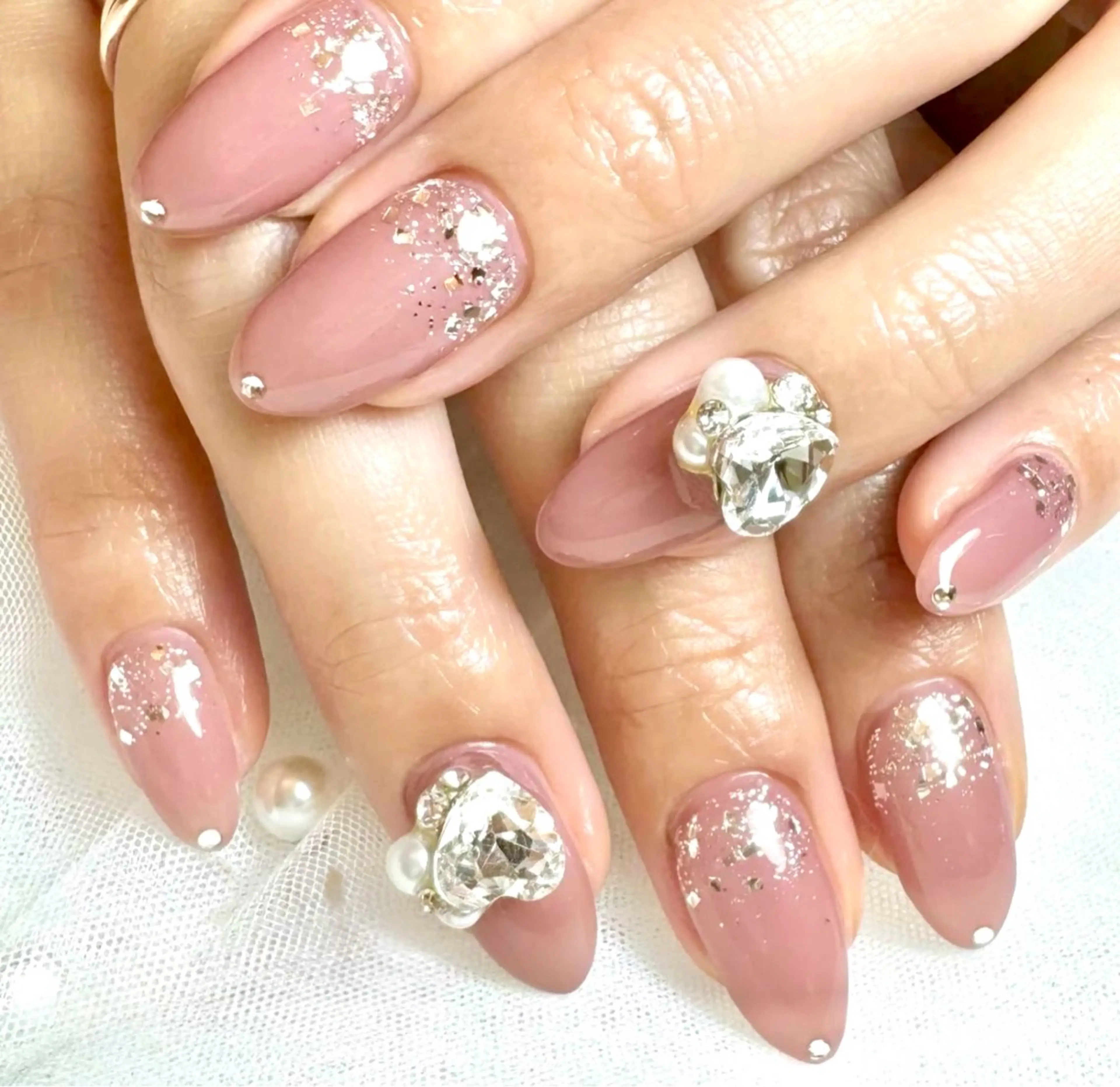 ネイル フットネイル フレンチネイル ジェルネイル ガラスフレンチ キラキラネイル ハンドネイル Queeens nailのネイルデザイン