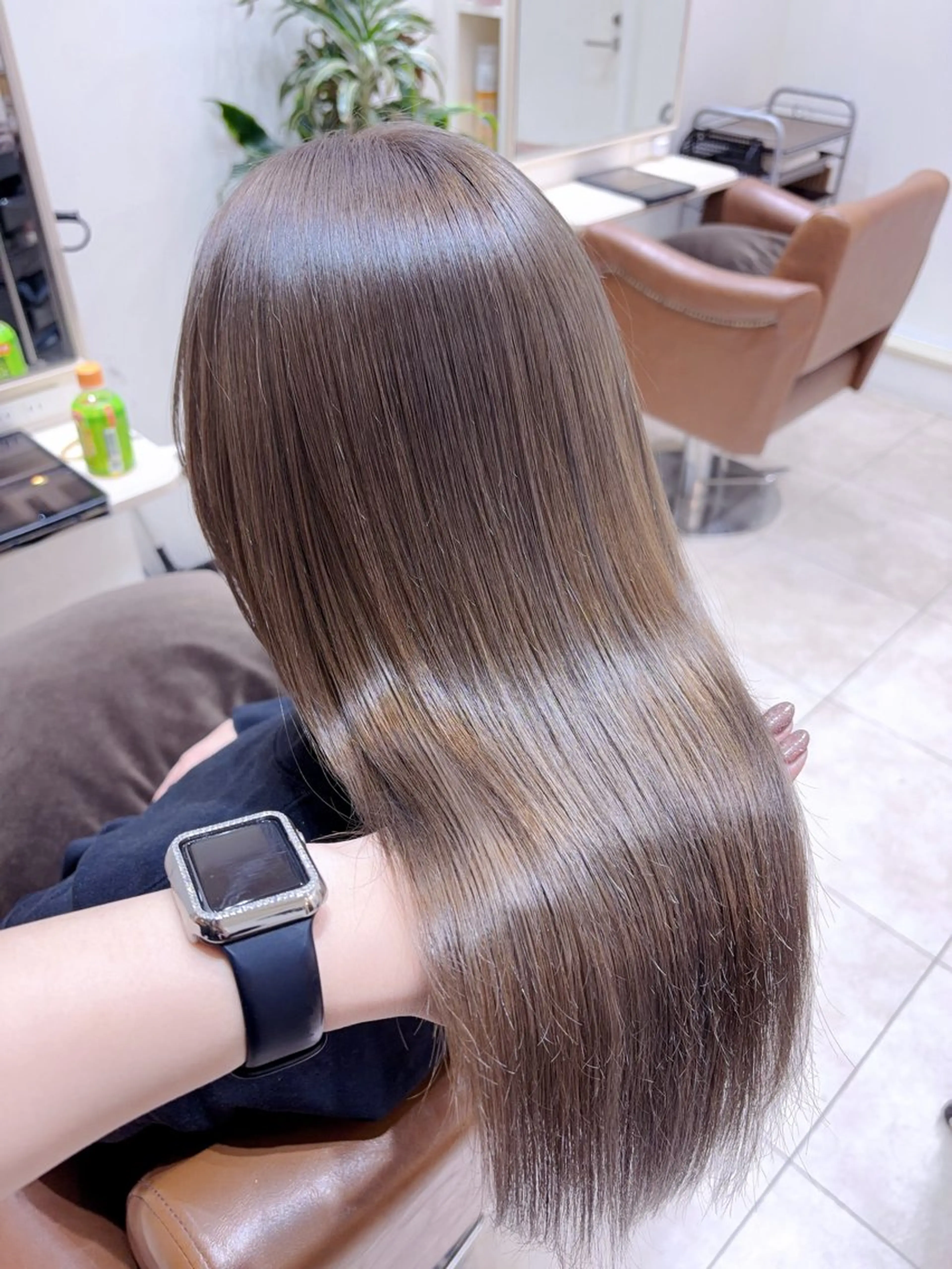 セミロング カラー カット ヘアカラー トリートメント a-o横浜所属・村山 茉衣のヘアスタイル