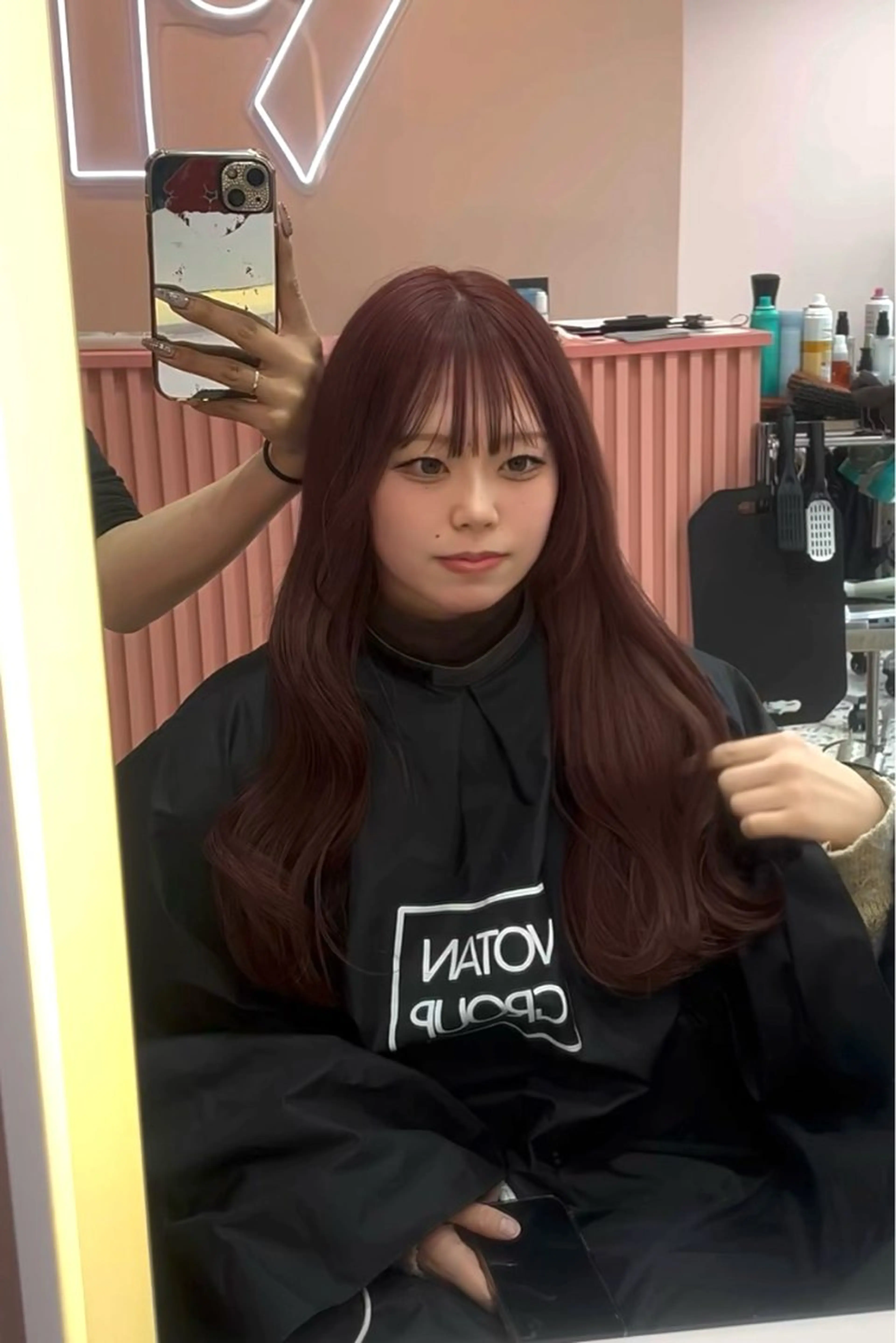 ロング レッドブラウン カット ヘアカラー トリートメント 原宿／ワンホンヘア SAAYA🖤のヘアスタイル