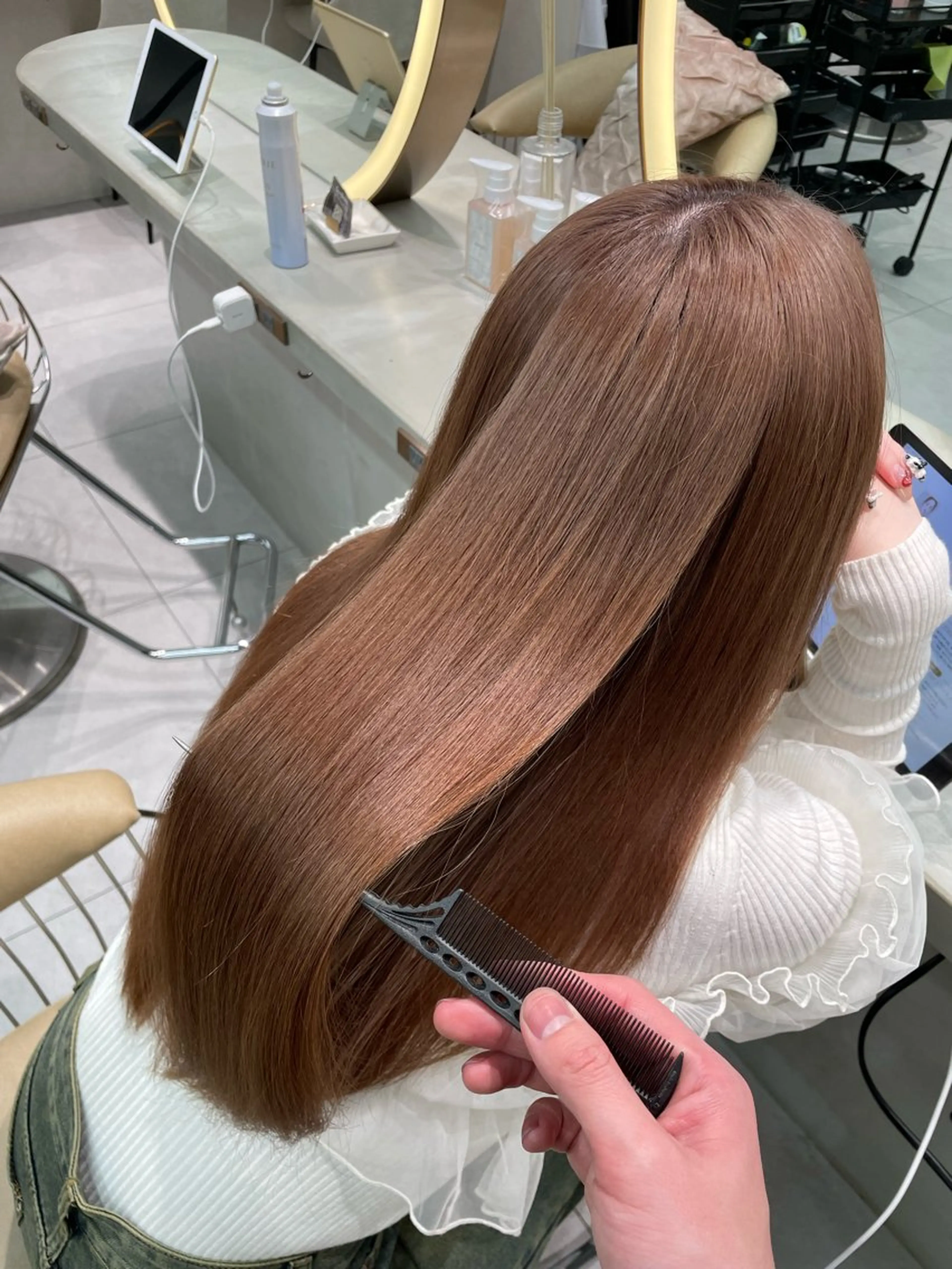 セミロング ヘアカラー shion 透明感カラーのヘアスタイル