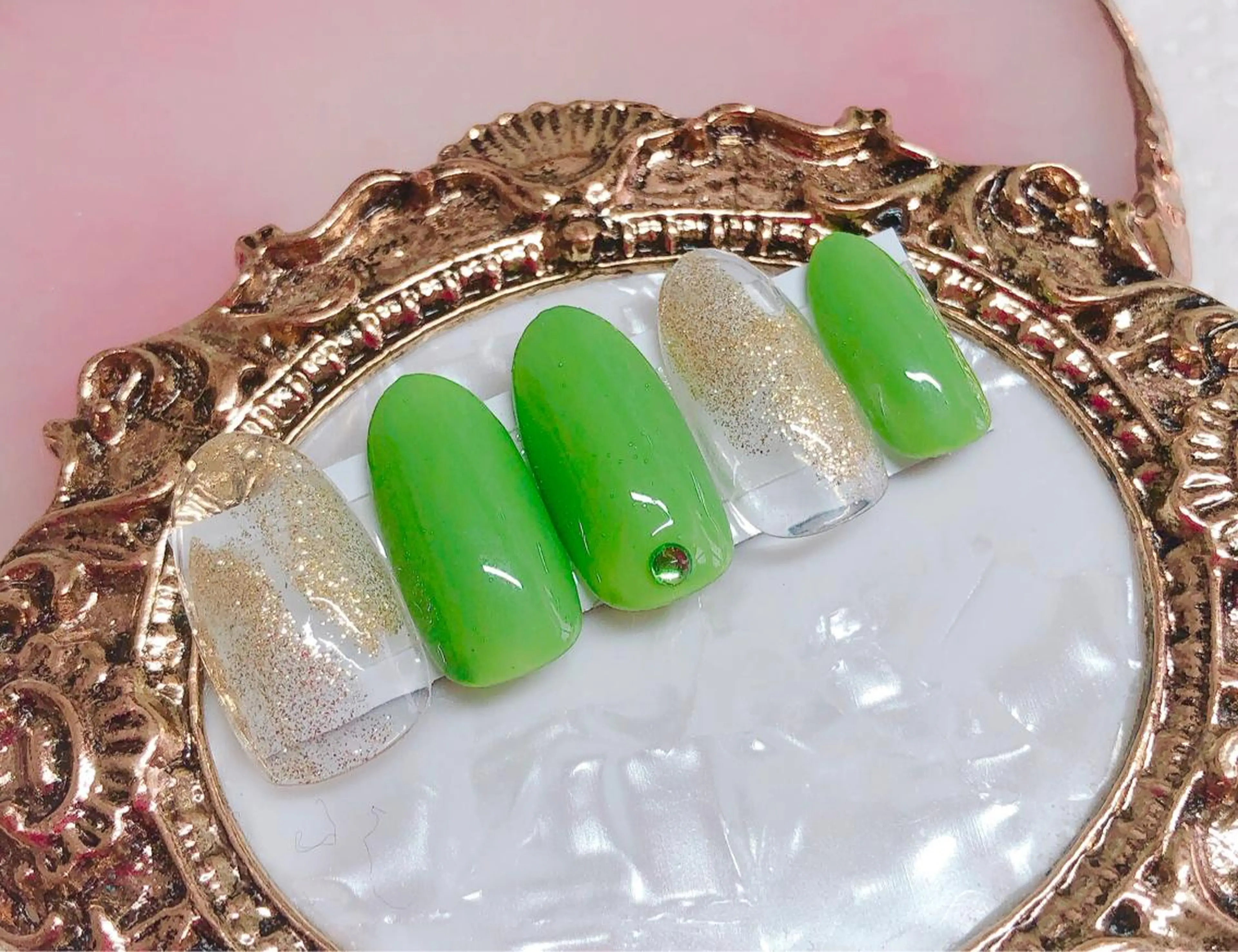 ネイル シンプルネイル CROWN プライベートサロンのネイルデザイン