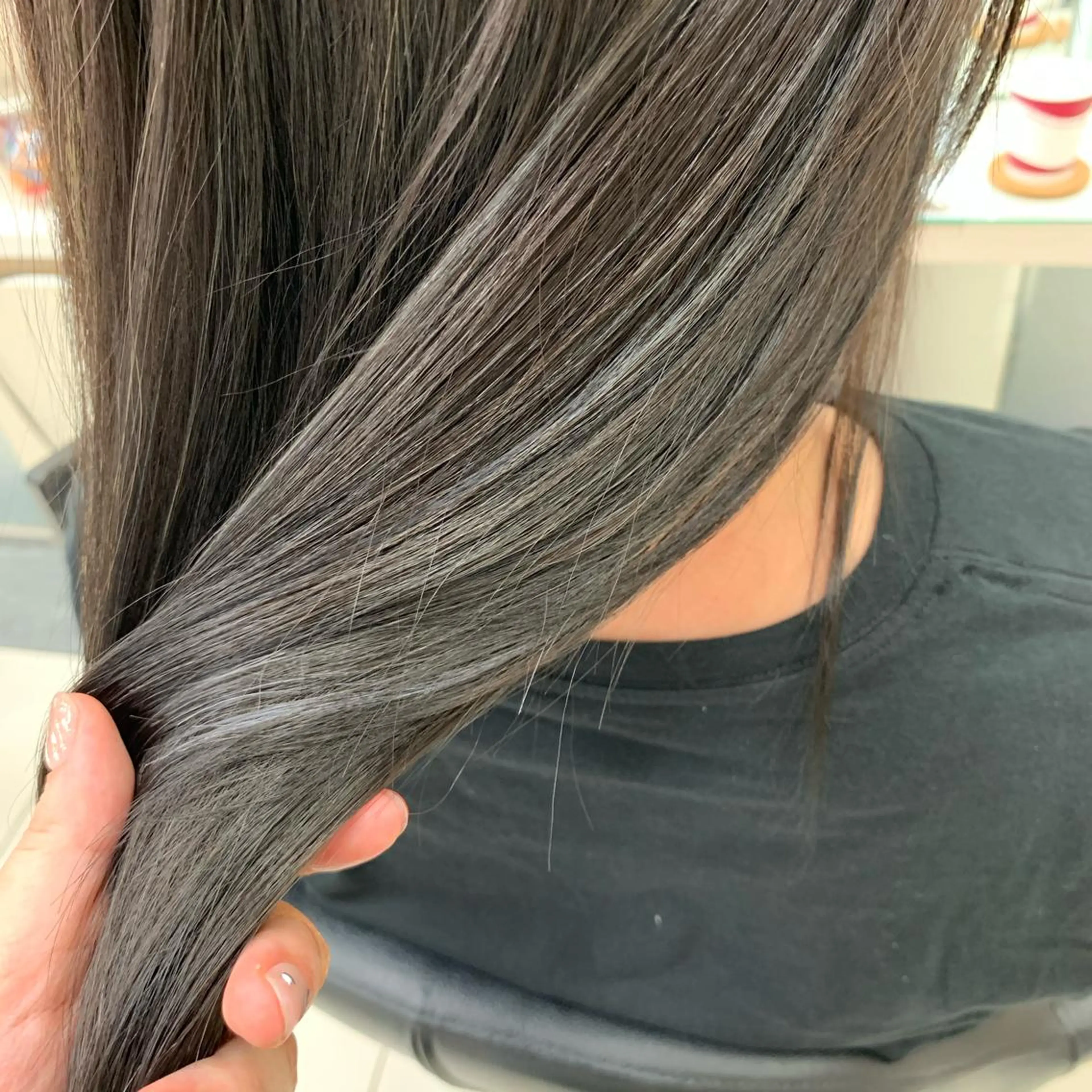 ロング ヘアカラー トリートメント ウスイ ハルカのヘアスタイル