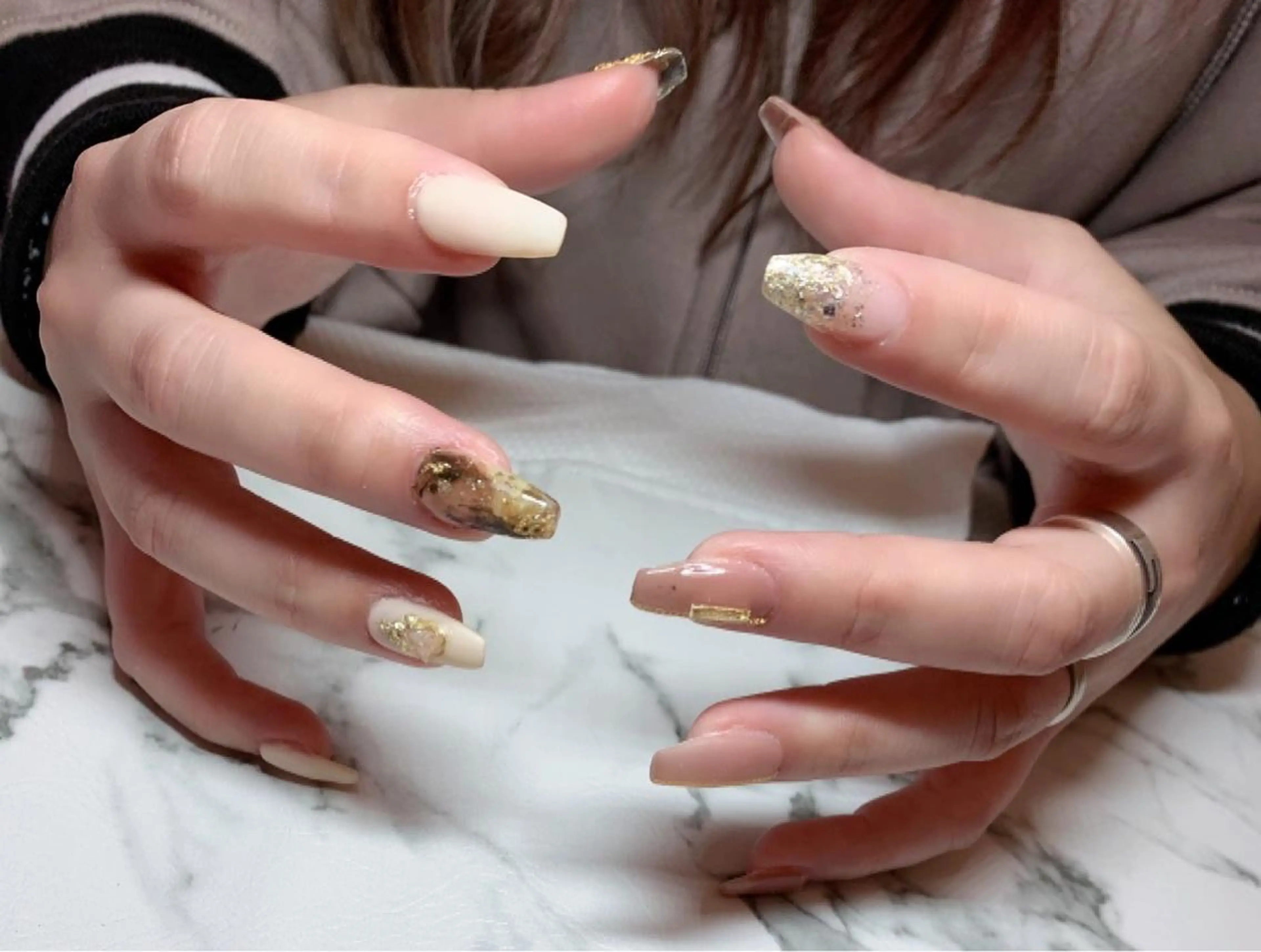 ネイル アニマル柄 アートネイル マットネイル ニュアンスネイル ネイルチップ ハンドネイル x.1.0.nail ♡Cのネイルデザイン
