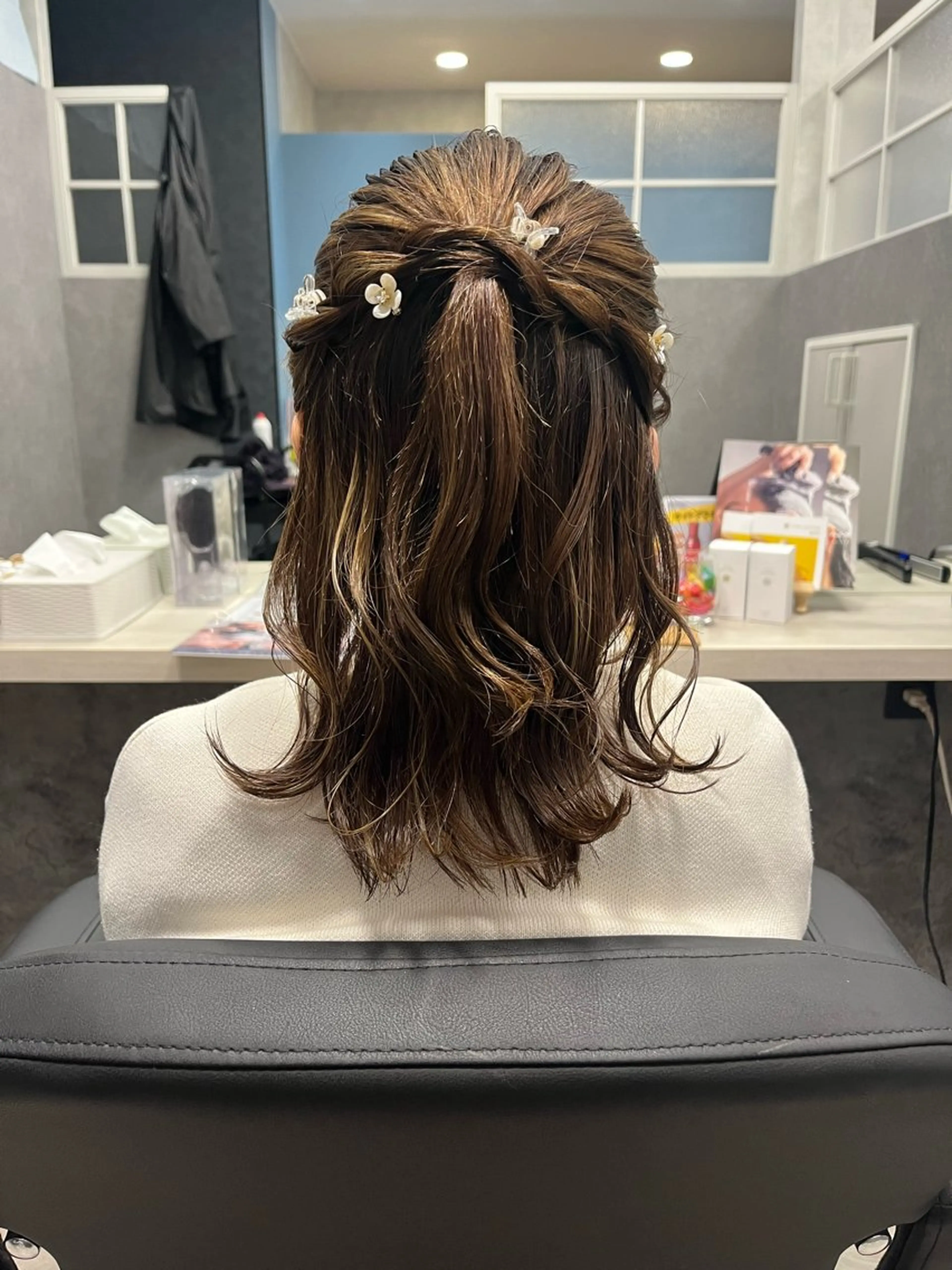 ミディアム ヘアアレンジ ヘアセット 個室美容室miyuu hair&spa所属・加藤 あおいのヘアスタイル