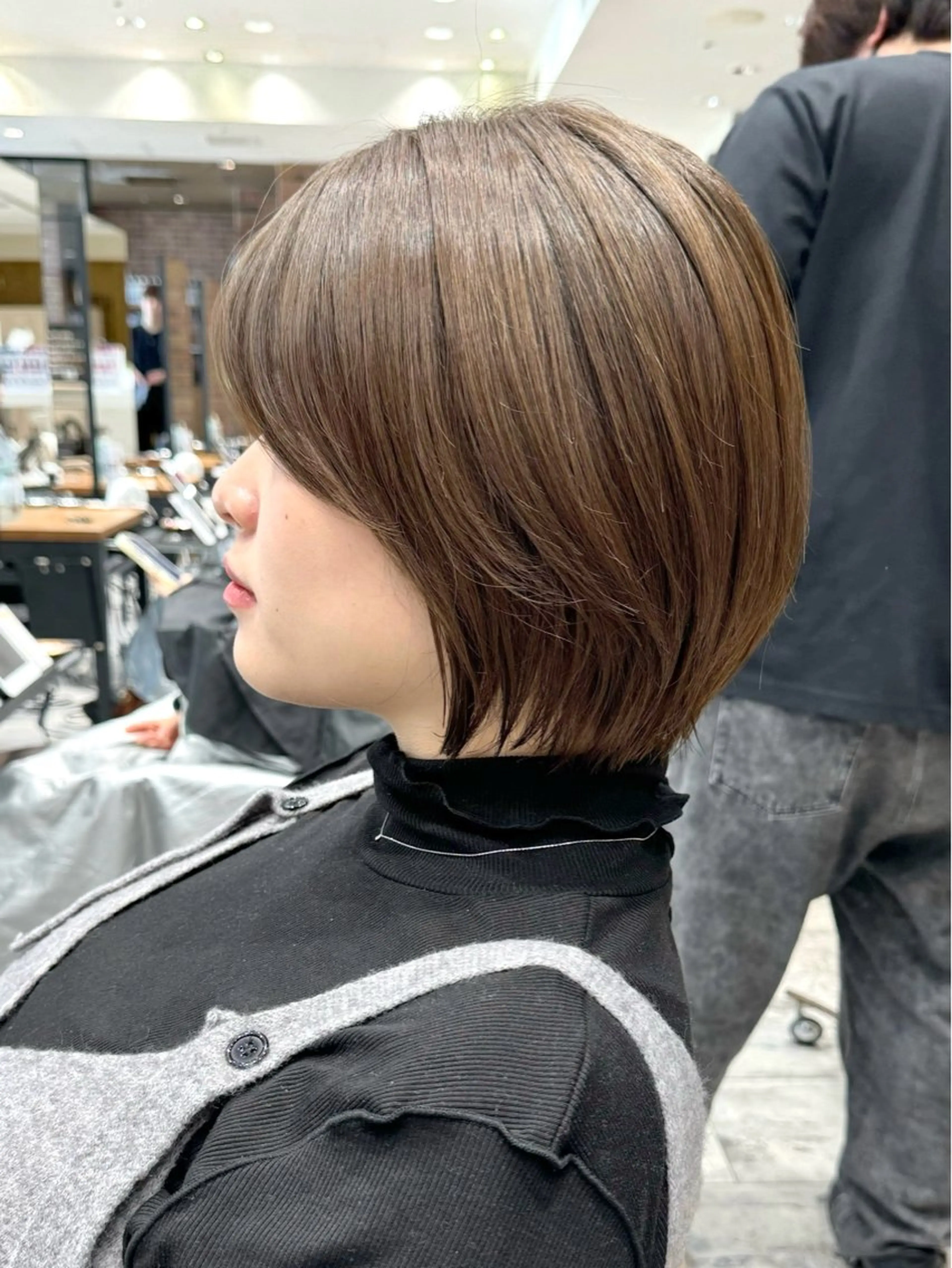 ショート カラー カット ヘアカラー トリートメント 💍新宿ショート 💍岩田莉奈のヘアスタイル