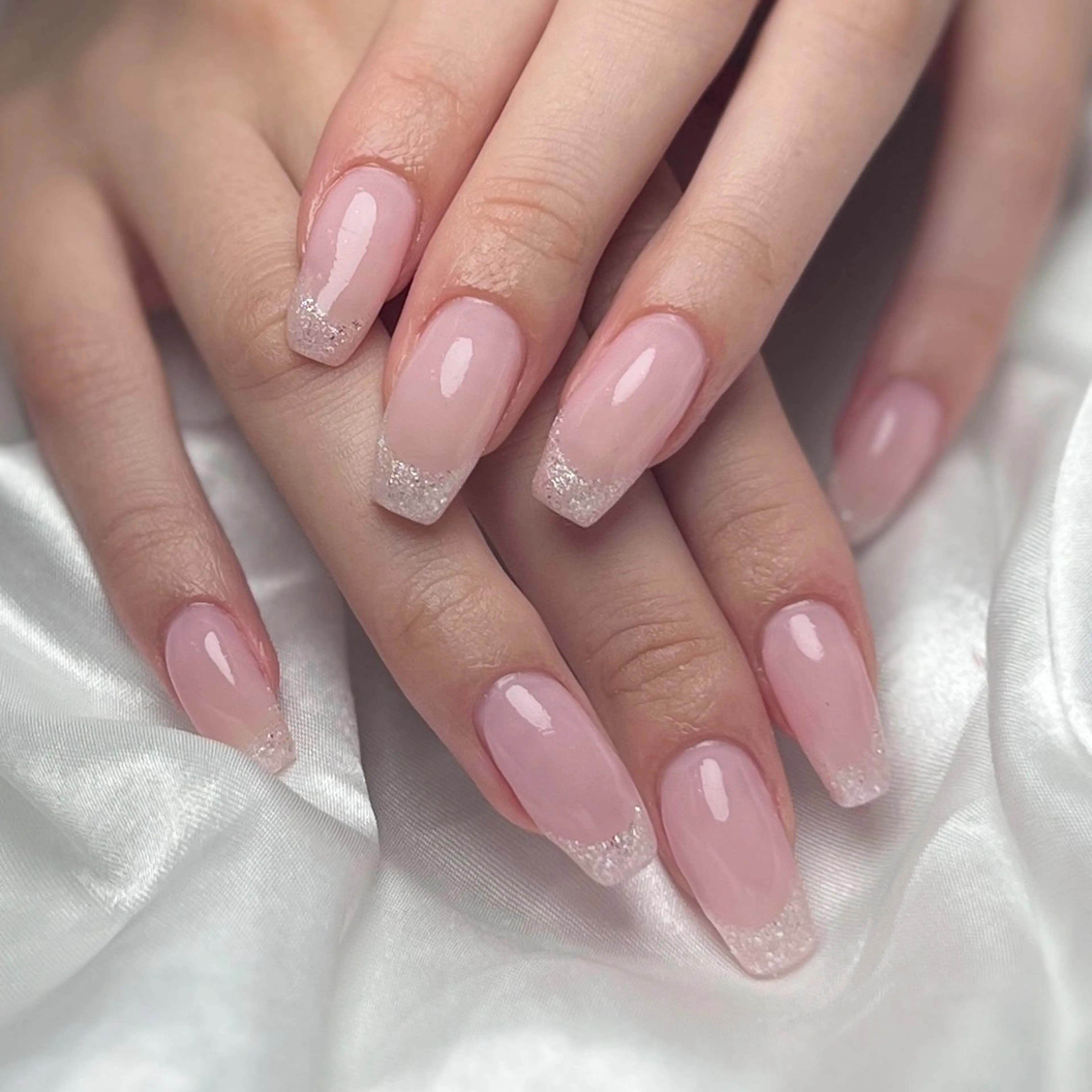 ネイル ラメ(グリッター) オフィスネイル ピンク ピンクベージュ シンプルネイル ハンドネイル 【nailsalon LaMeL】岡崎のネイルデザイン