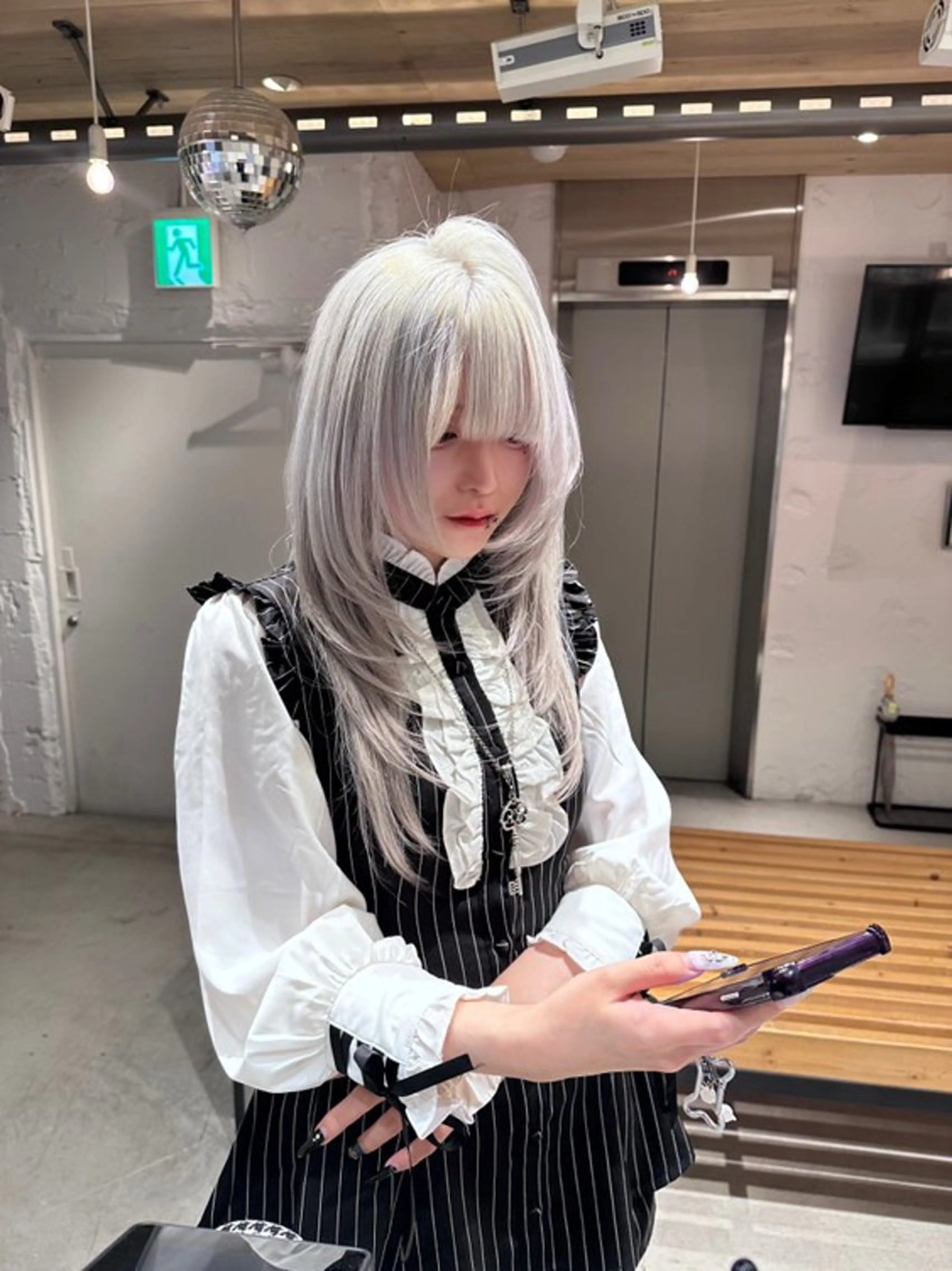 セミロング カラー ベージュカラー ブリーチ ケアブリーチ ダブルカラー ハイトーンカラー レイヤーブリーチ特化 ホワイト専門/岸のヘアスタイル