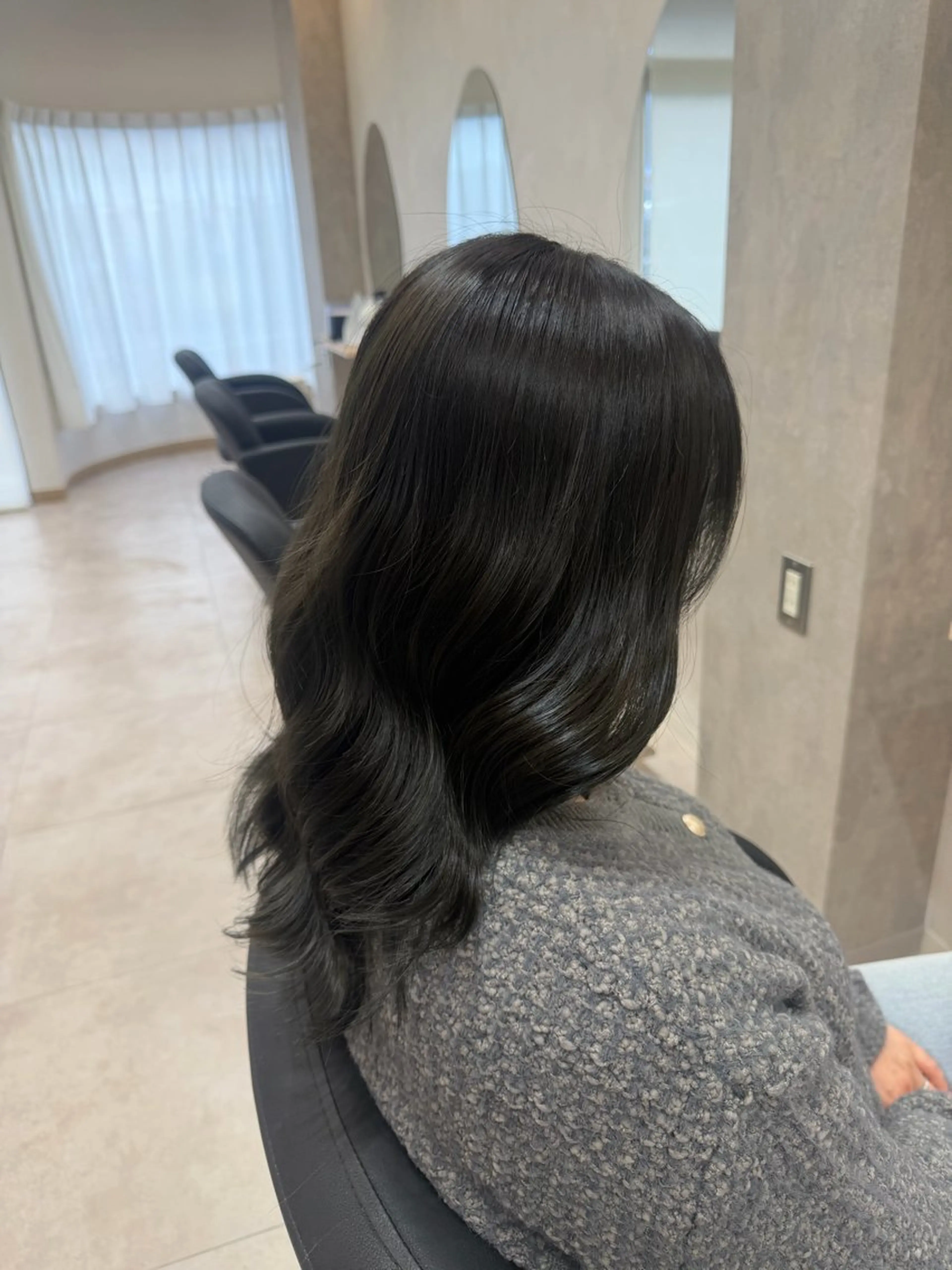セミロング カラー 山崎 彩稀のヘアスタイル