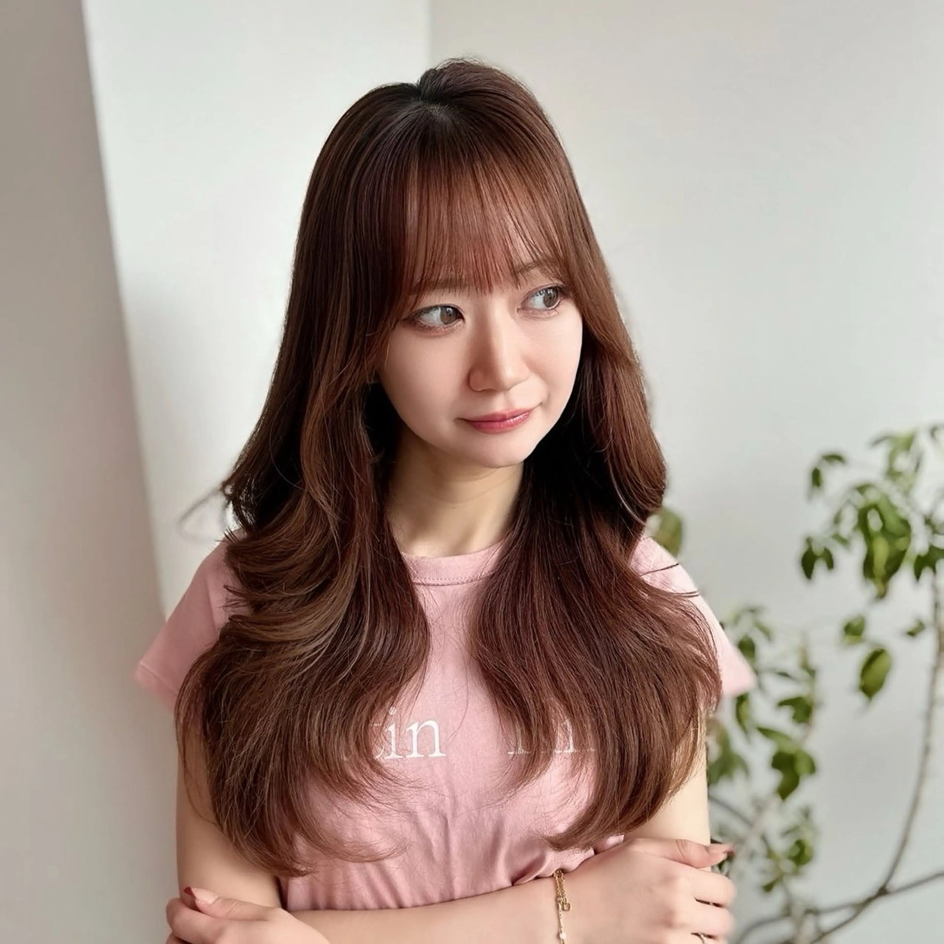 セミロング 韓国風ヘア レイヤーカット カット ヘアカラー 奥田 蓮のヘアスタイル