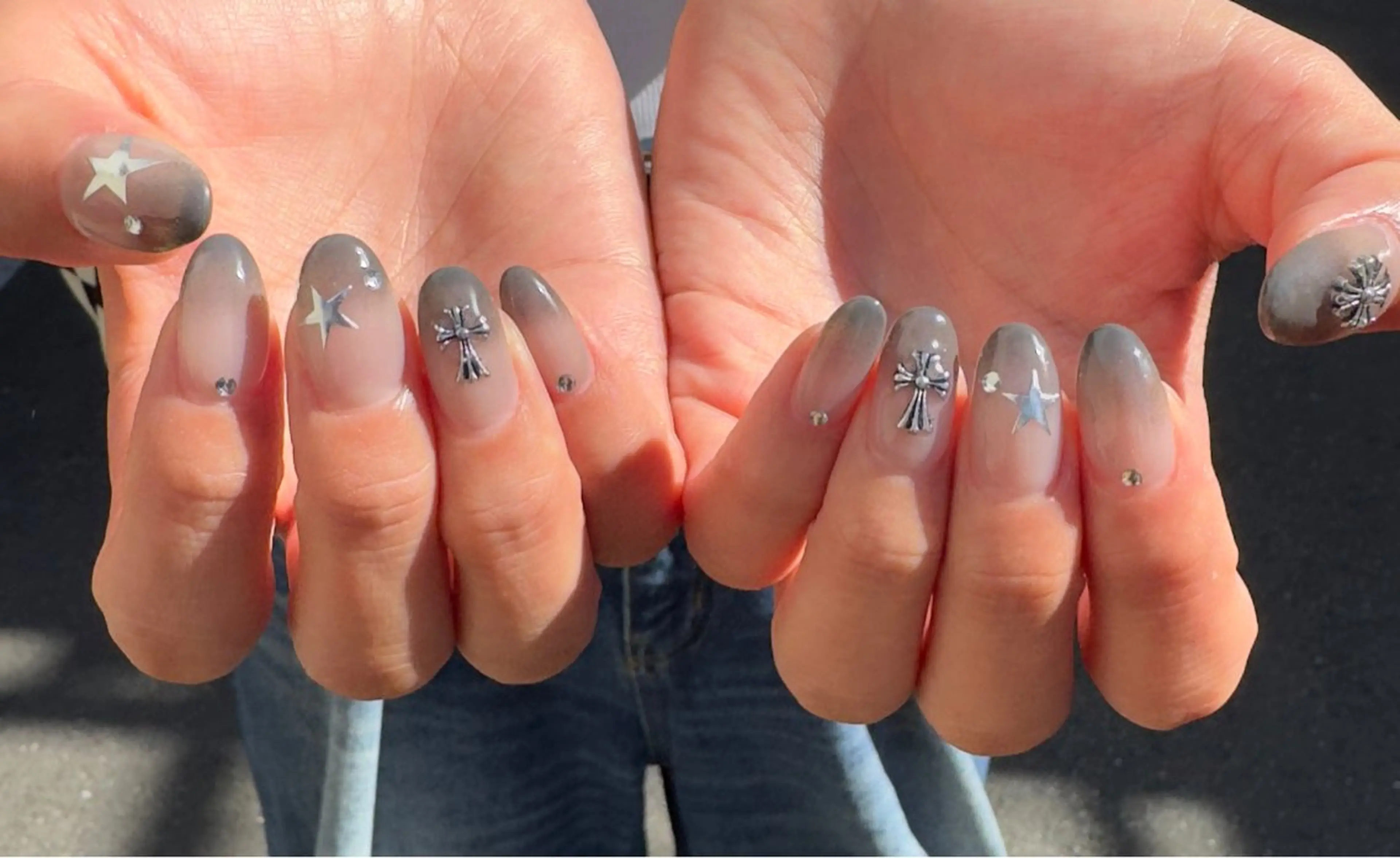 ネイル フラッシュネイル ホログラムネイル 韓国ネイル レース ラメ(グリッター) MH_ Nailのネイルデザイン