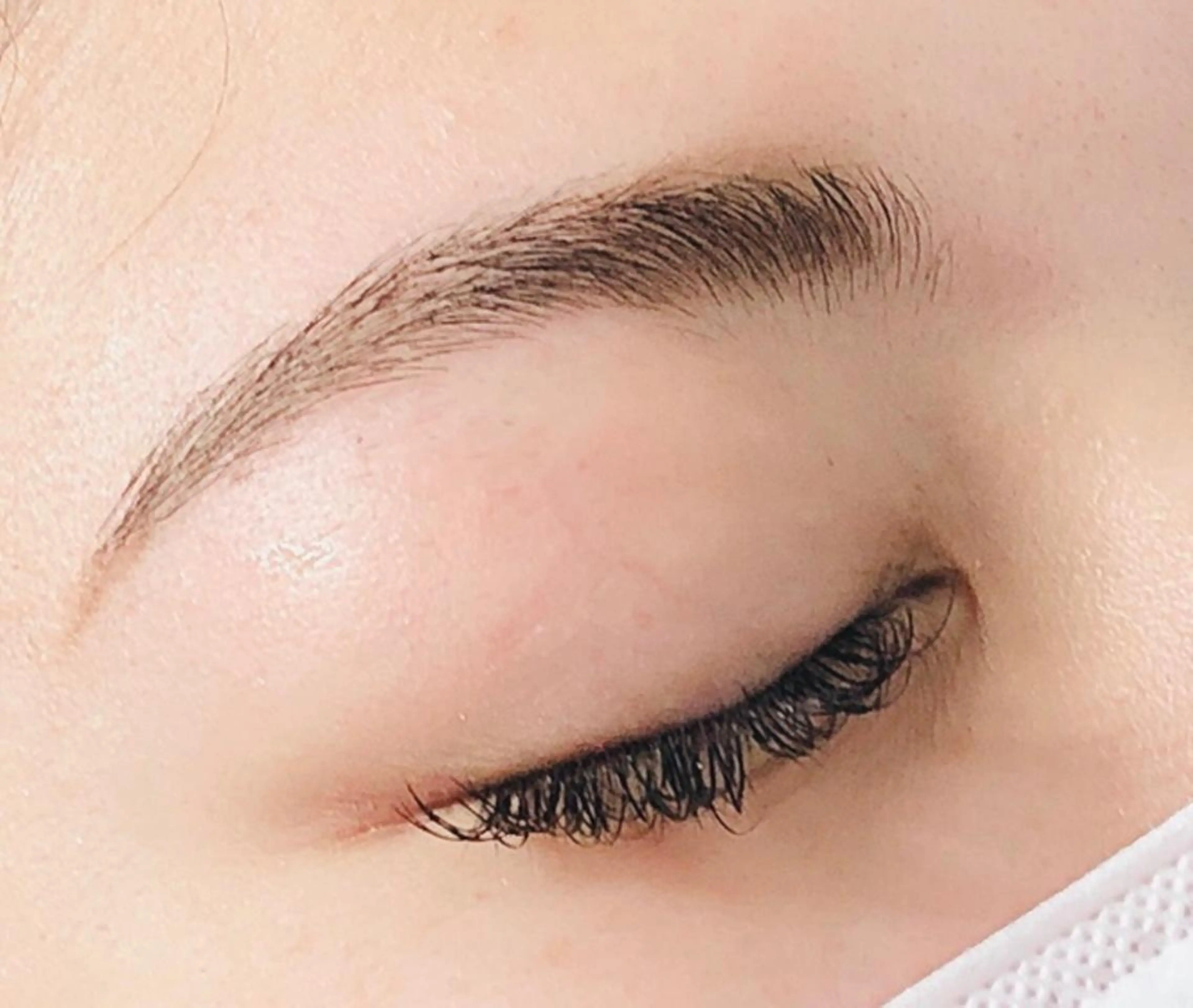 ARONA (アローナ)の眉毛・アイブロウイメージ