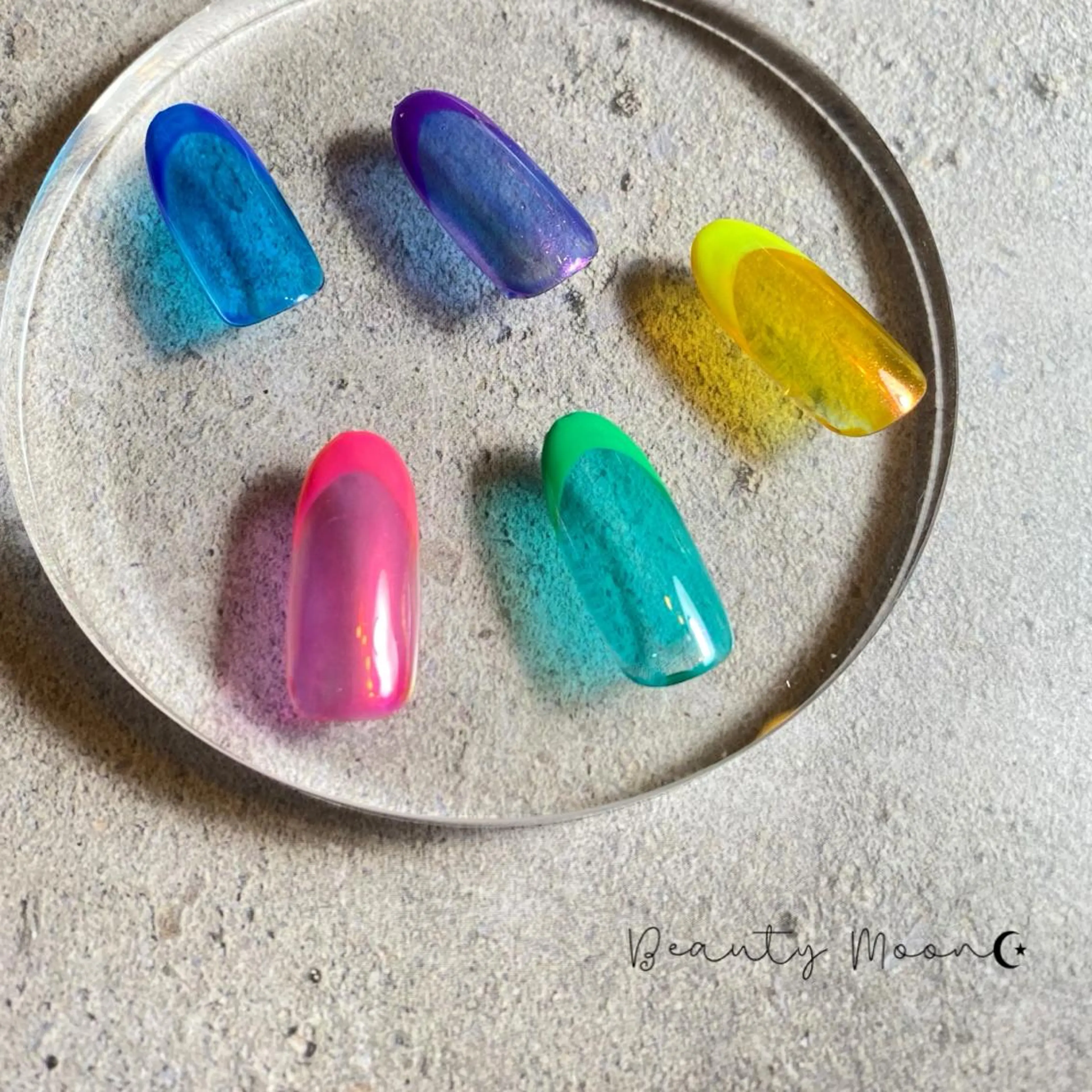 ネイル オーロラネイル フレンチネイル ハンドネイル beauty ☪︎moonのネイルデザイン