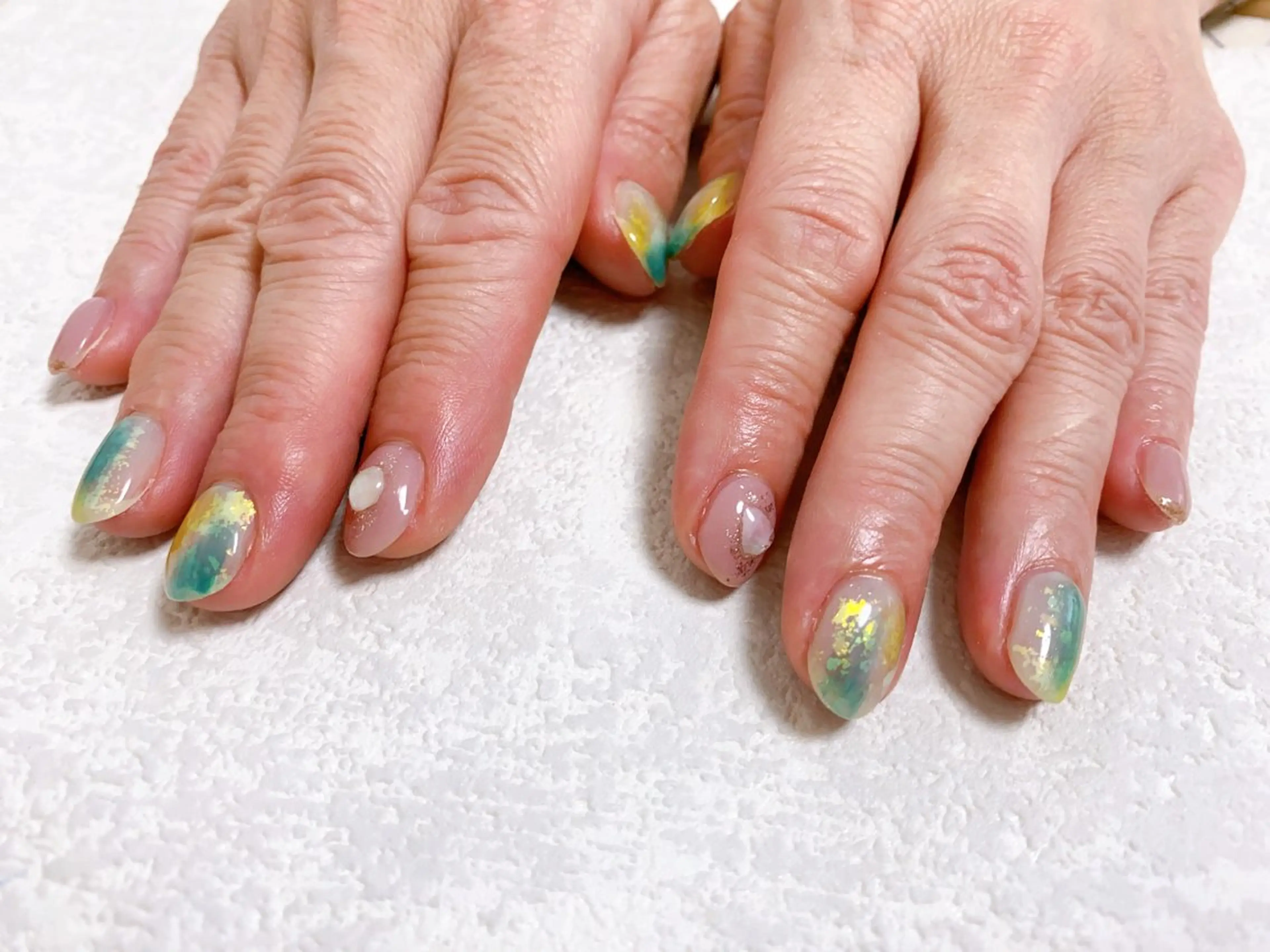 ネイル オーロラネイル フラワーネイル フットネイル フレンチネイル ジェルネイル mogunail &blowのネイルデザイン