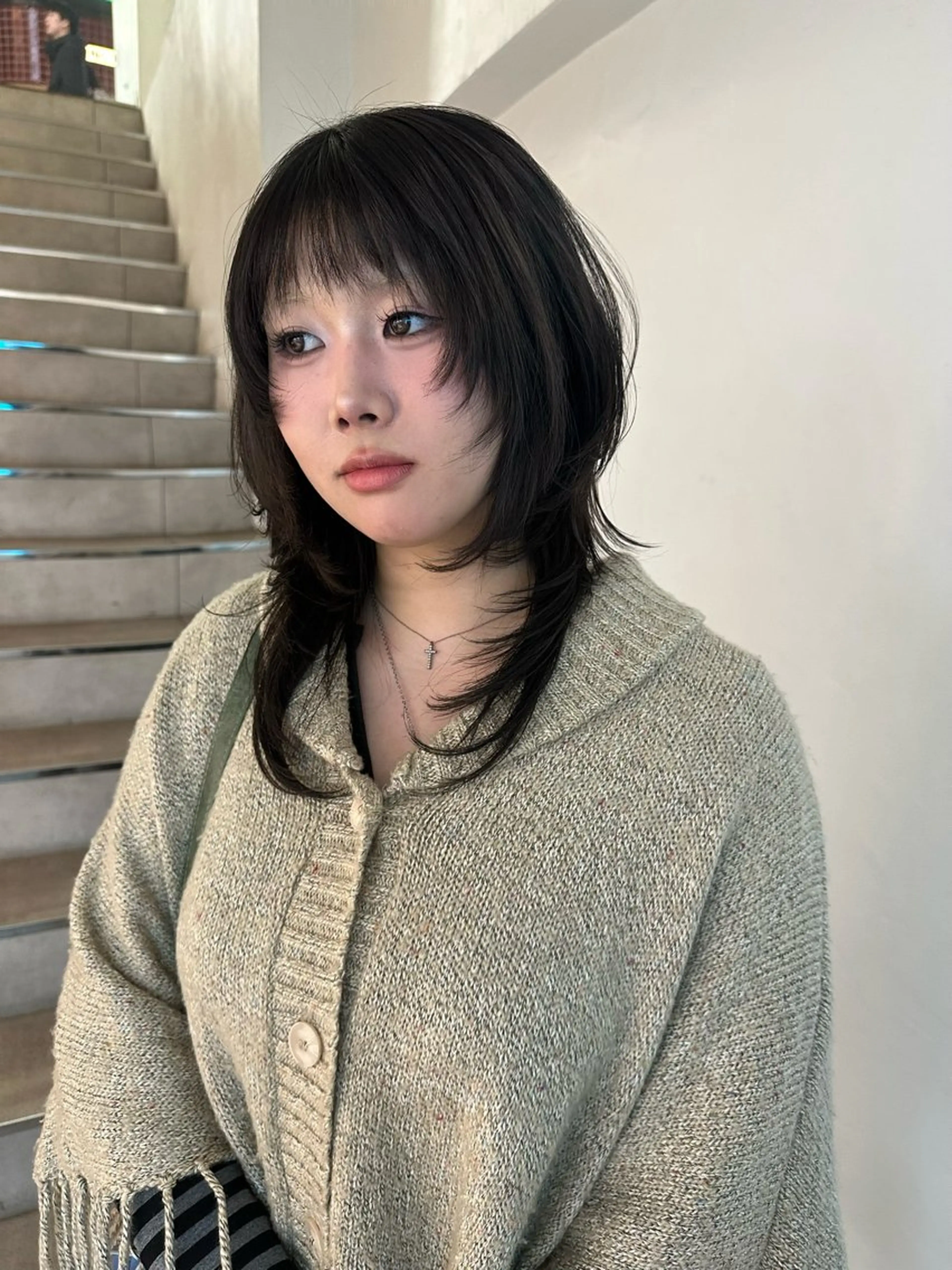 セミロング 韓国ヘアメンズ・レデ ィース特化ミクのヘアスタイル