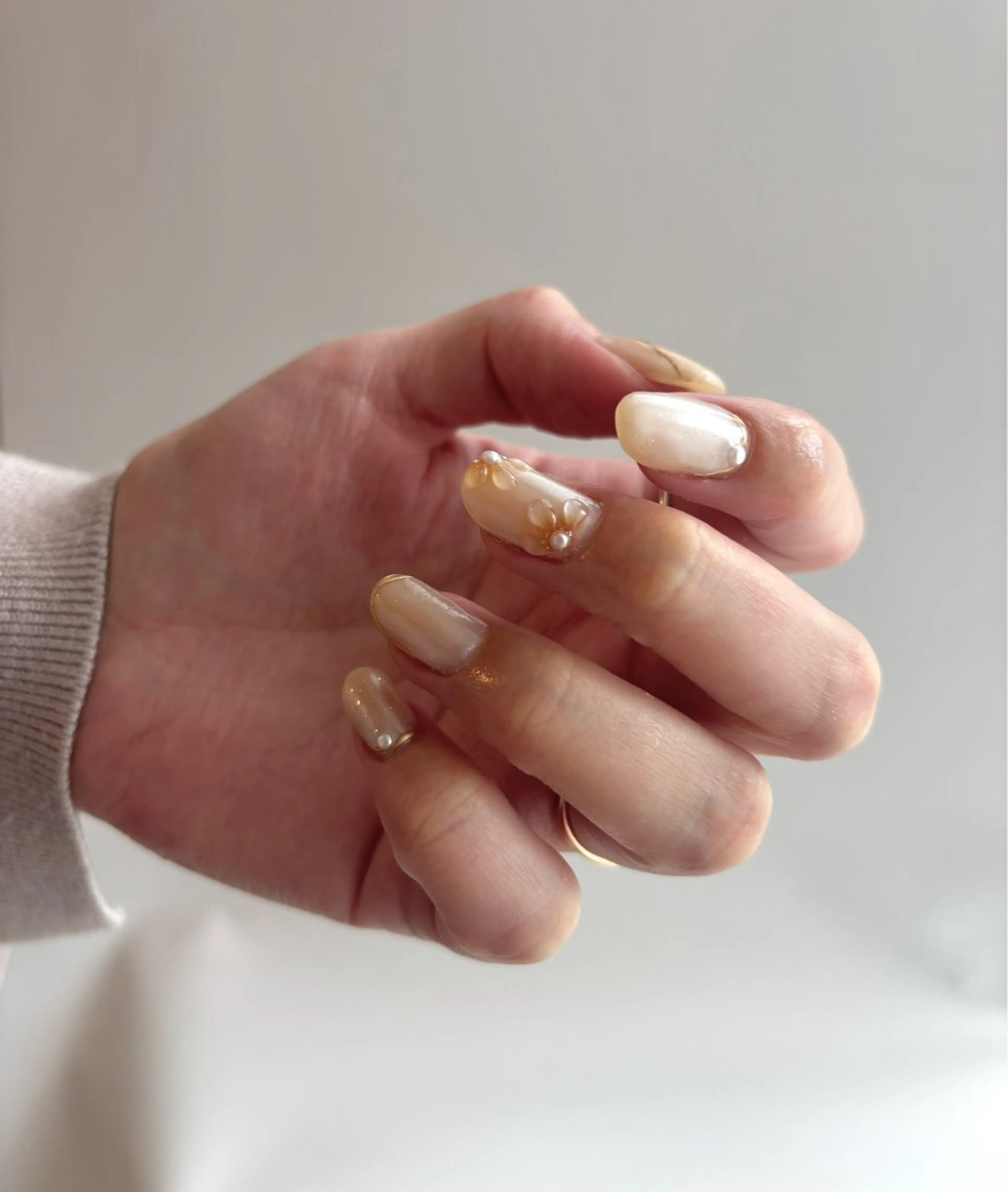 ネイル フラワーネイル ブライダルネイル ハンドネイル Elio 国泰寺のネイルデザイン