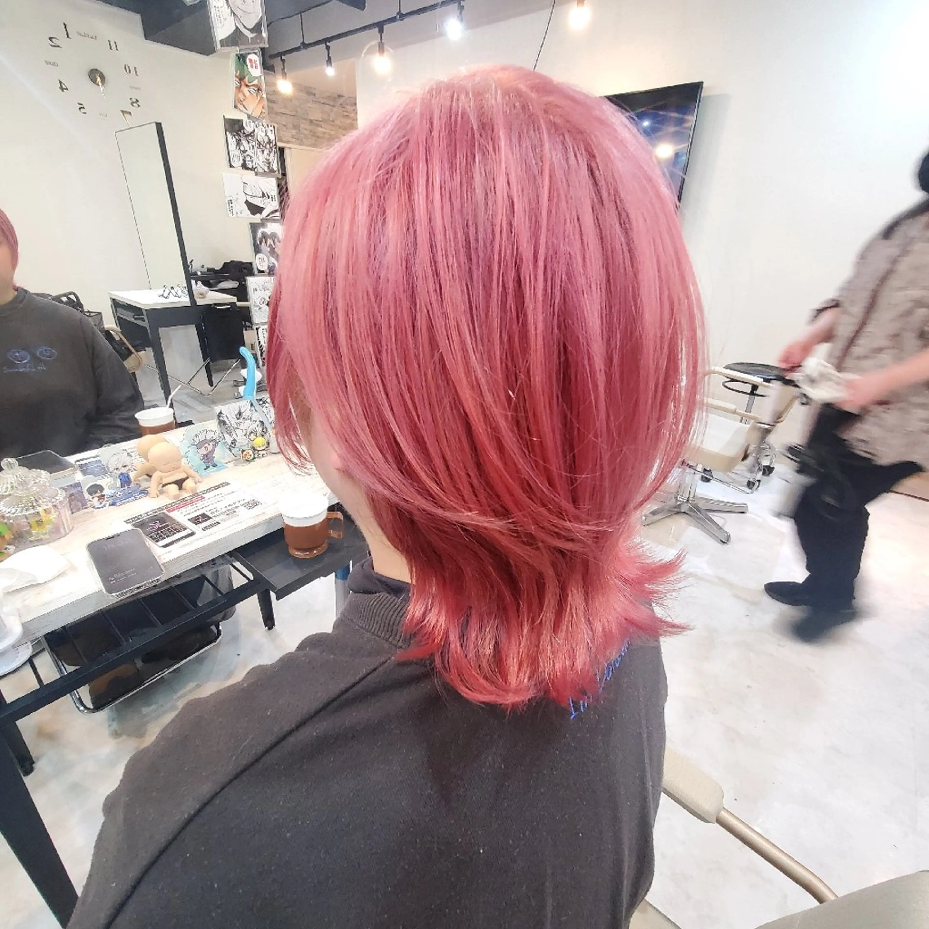 カラー ミディアム ハイトーンカラー ピンクカラー ウルフカット ヘアカラー 派手髪/ハイトーン/ エクステ✨ユウキのヘアスタイル