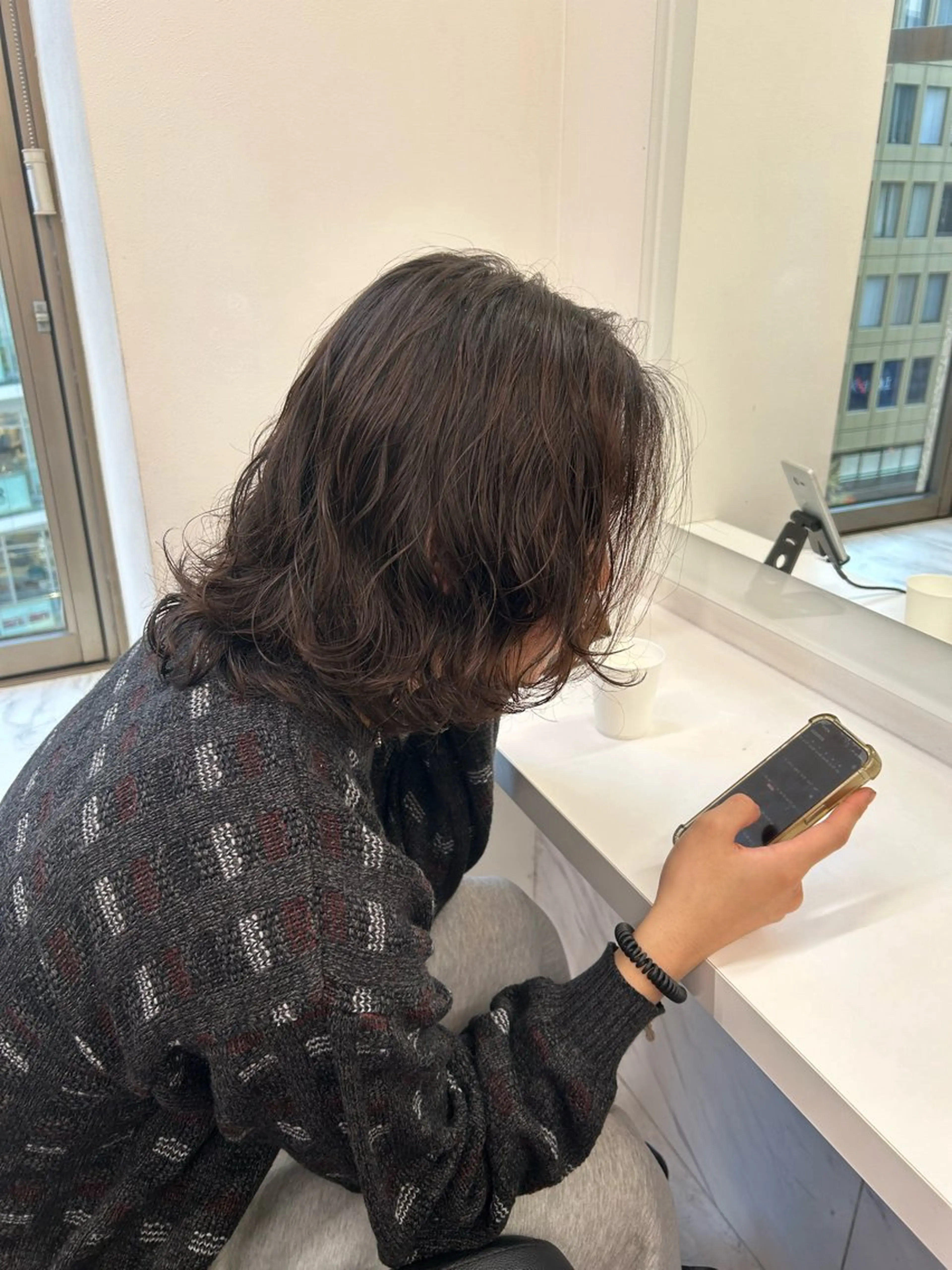 セミロング カラー パーマ ヘアアレンジ メンズ メンズパーマ セミロングパーマ ボブ カット パーマ トリートメント ヘッドスパ ヘアセット 💎韓国/ レイヤー カット/ 暖色🫧のヘアスタイル