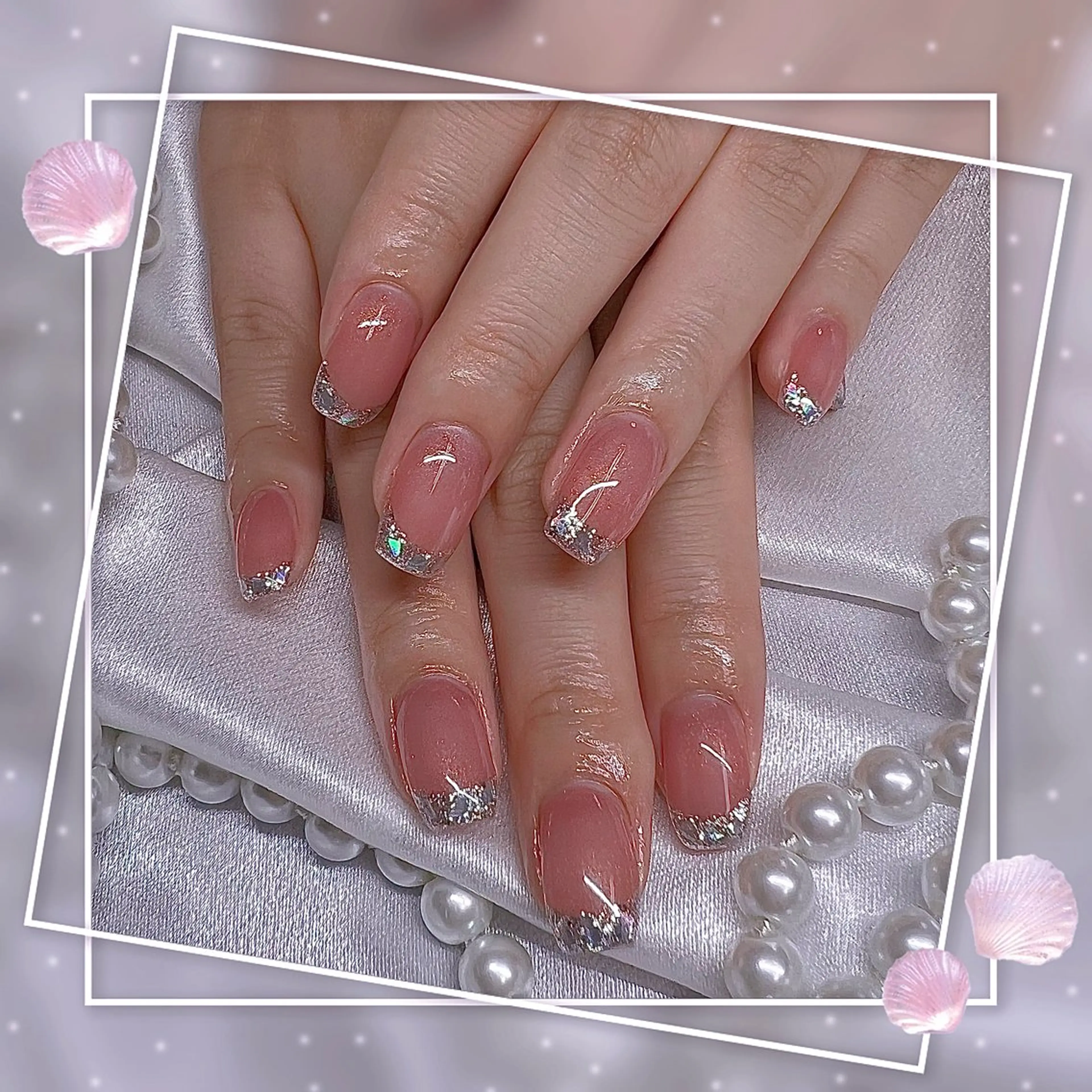 ネイル フレンチネイル グラデーション キラキラネイル 韓国ネイル マグネットネイル ハンドネイル ハンドケア Chill Nailsalonのネイルデザイン