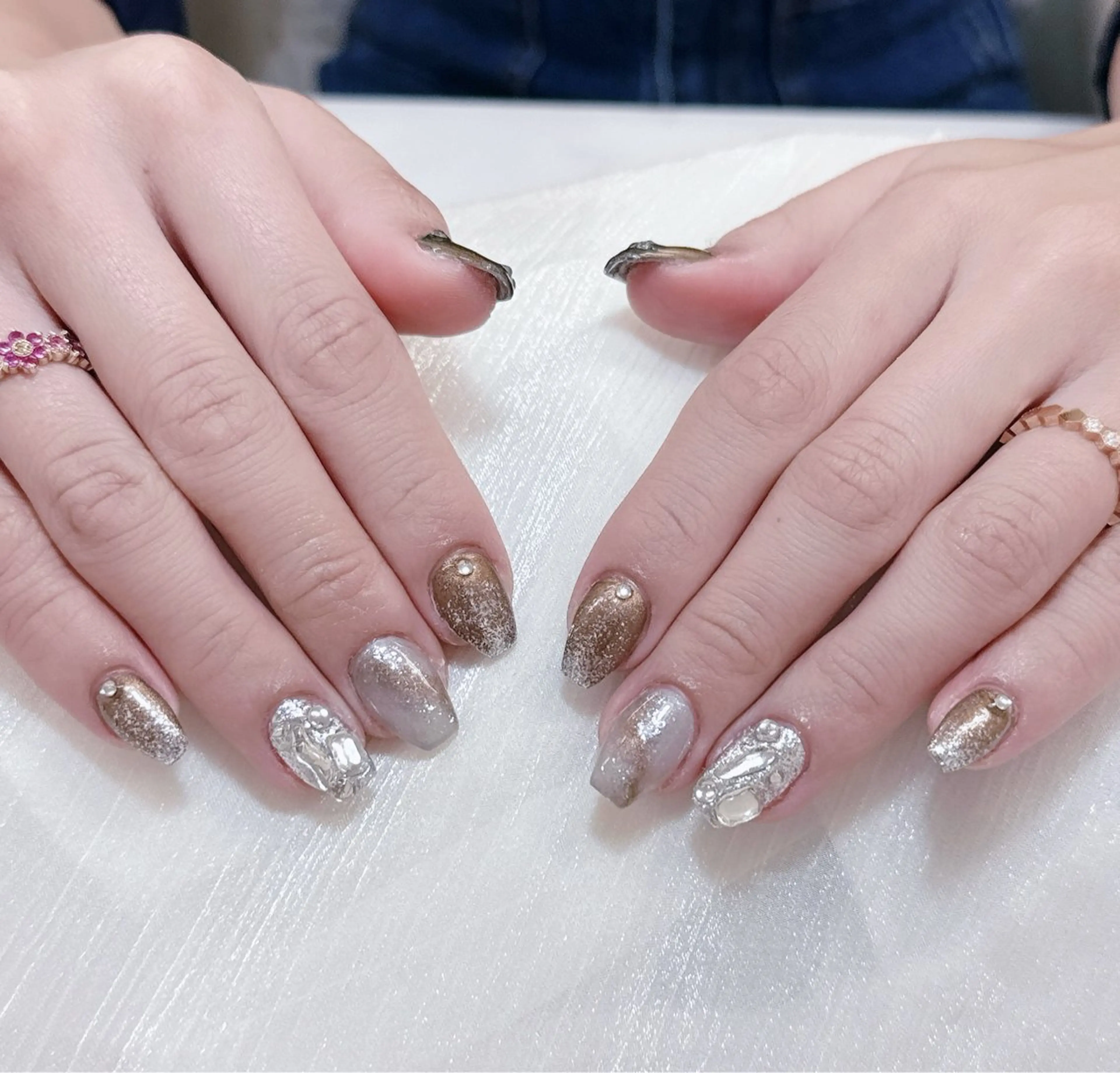 ネイル チークネイル フレンチネイル グラデーション 氷ネイル・うるうるネイル キラキラネイル 陳 rinaのネイルデザイン