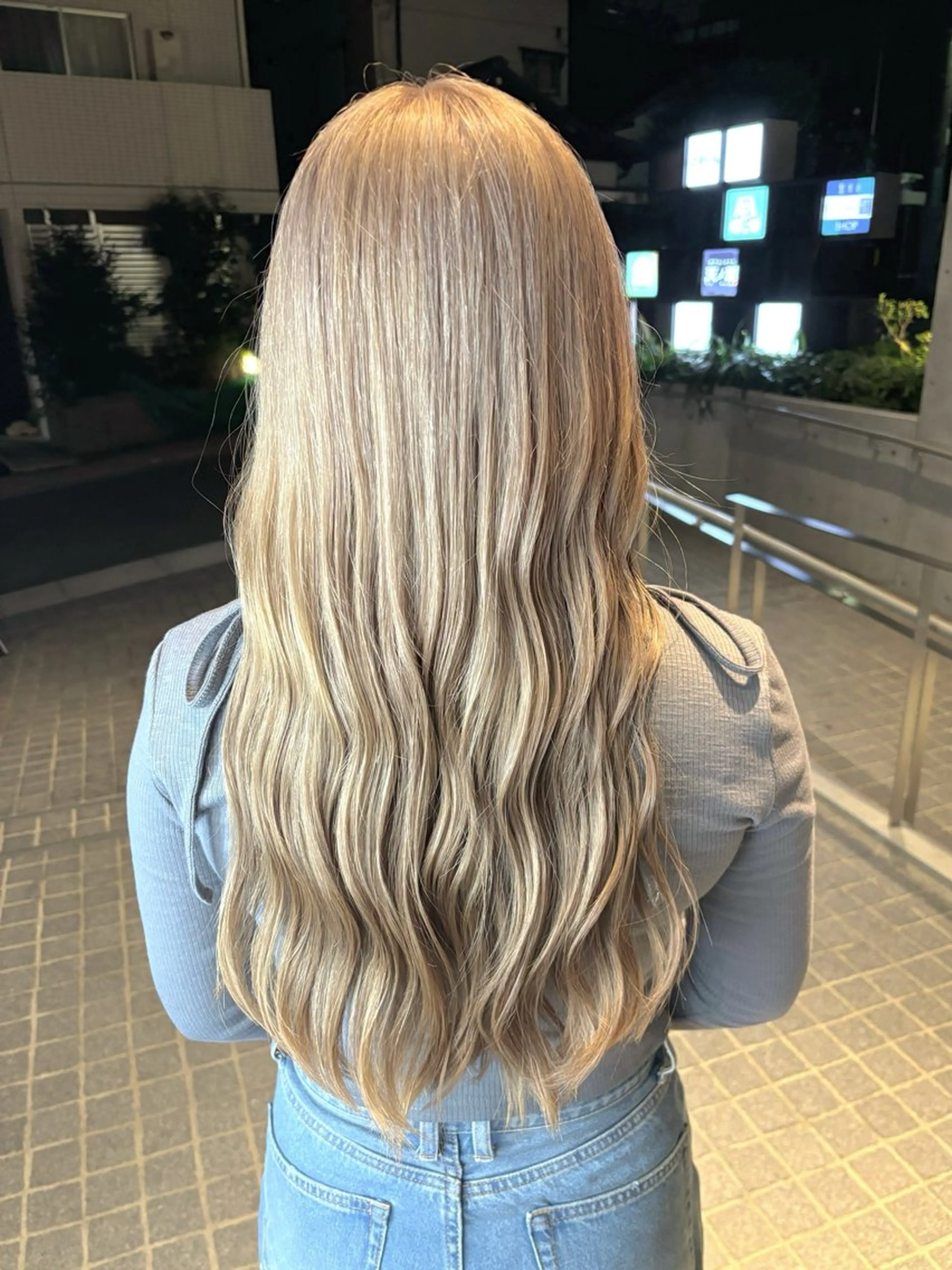 ロング カラー ヘアカラー 一目惚れ艶ハイトーン バンド/しほのヘアスタイル