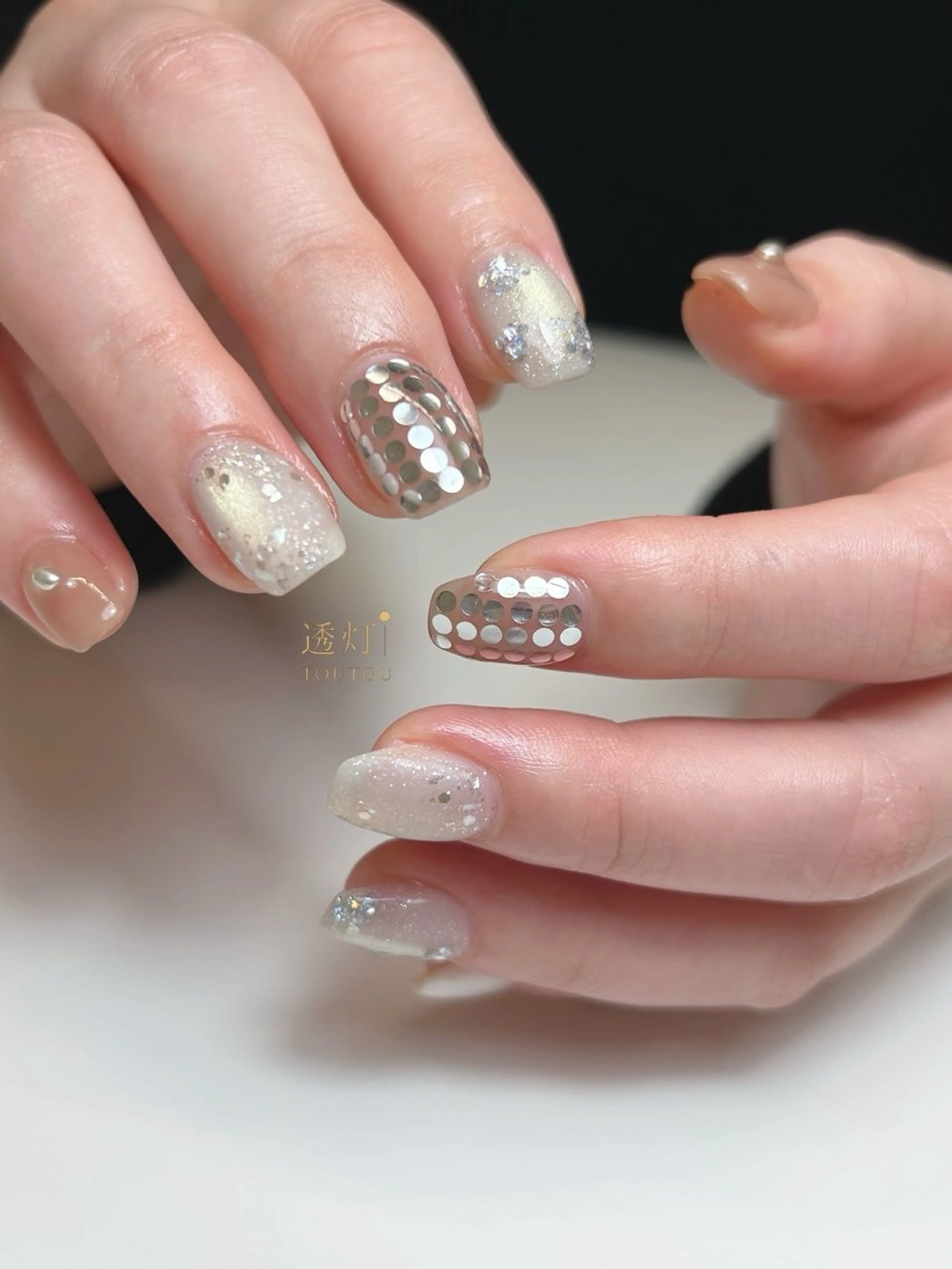 ネイル ハンドネイル 透灯 TOUTOU 🪄のネイルデザイン