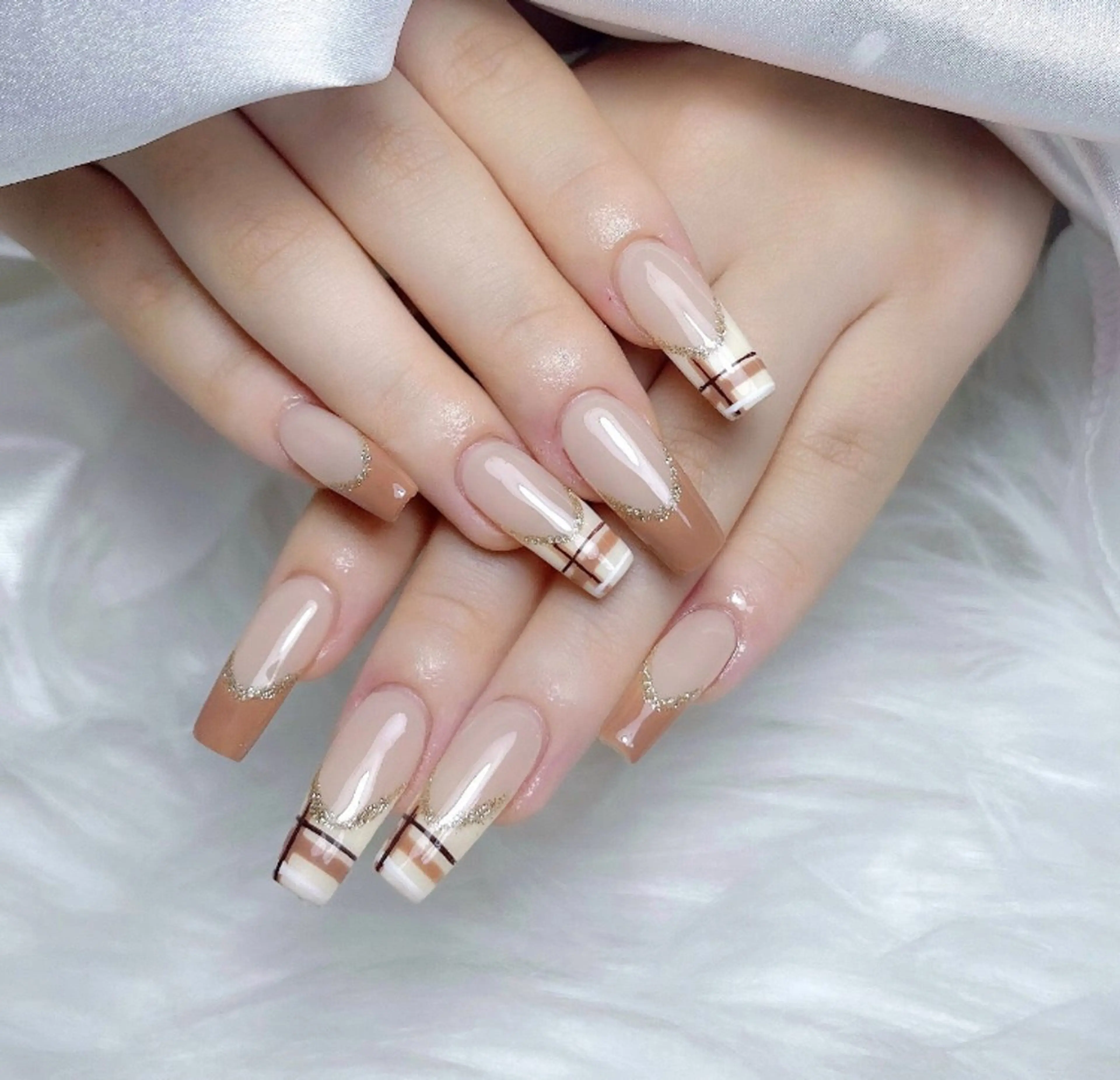 ネイル 長さ出し フレンチネイル 韓国ネイル レース マグネットネイル ハンドネイル 波 なみのネイルデザイン