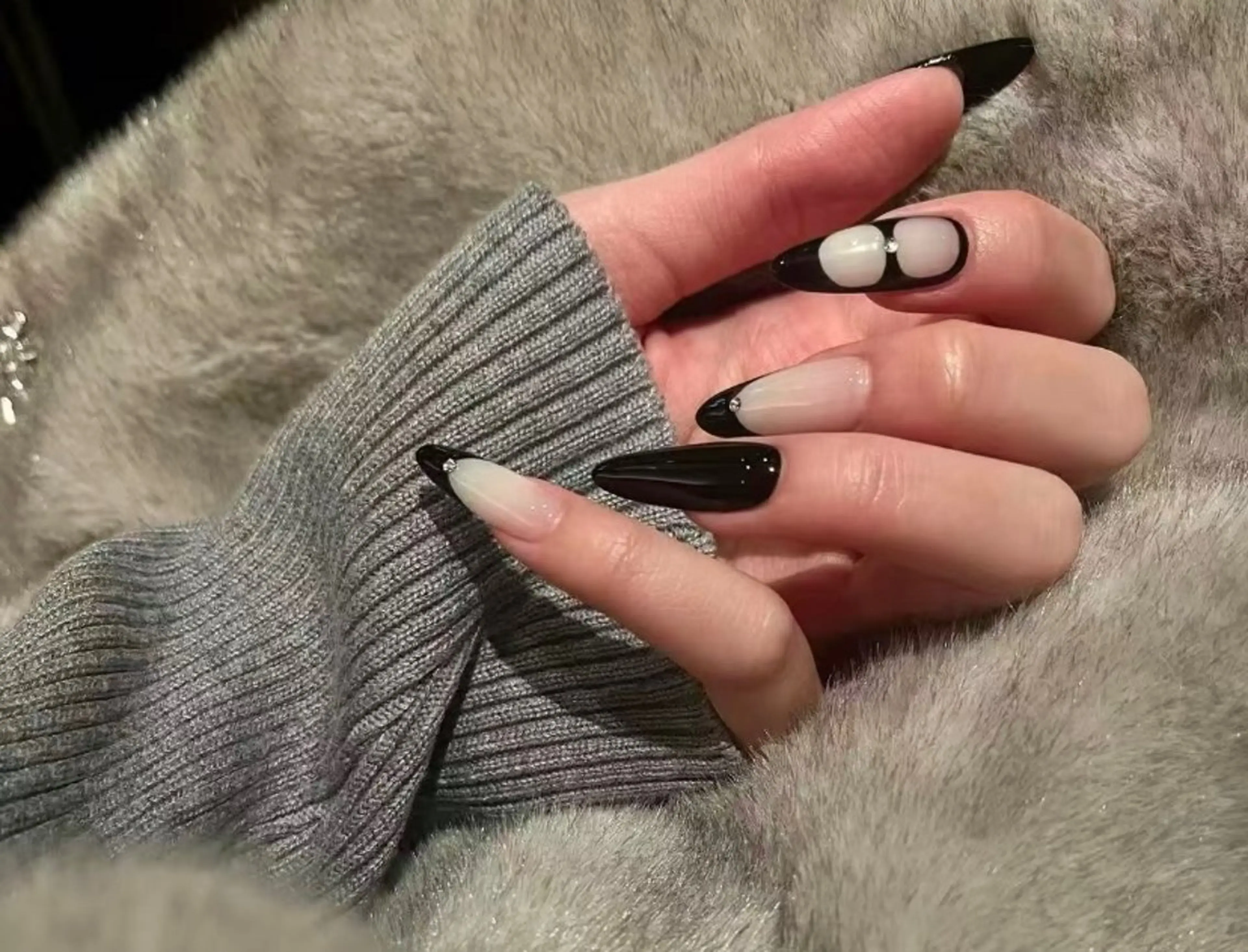 ネイル チークネイル フレンチネイル ジェルネイル ガーリー キラキラネイル ハンドネイル 高橋 雪のネイルデザイン