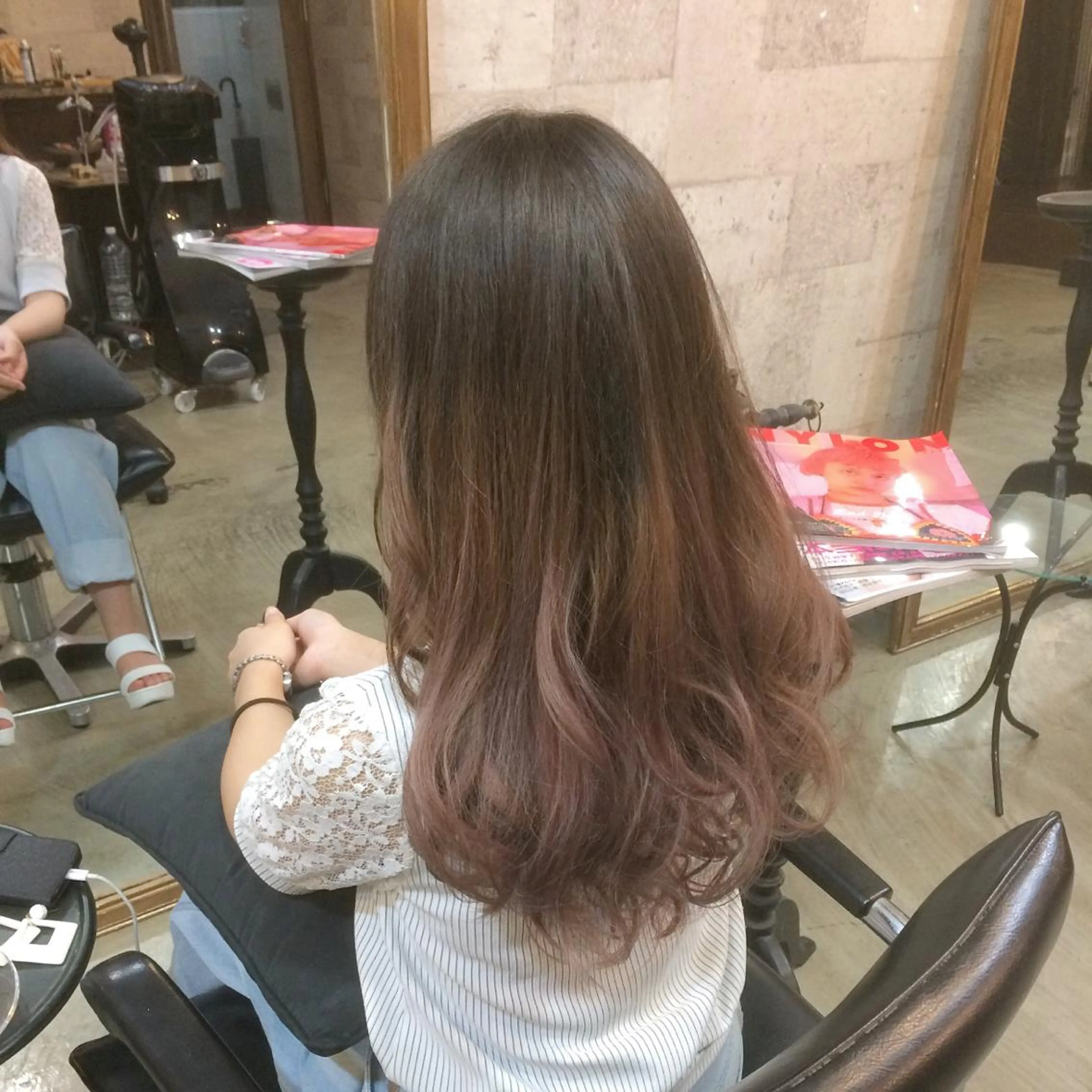 ロング カラー グラデーションカラー グレージュ インナーカラー/天神 ブリーチ/吉田のヘアスタイル