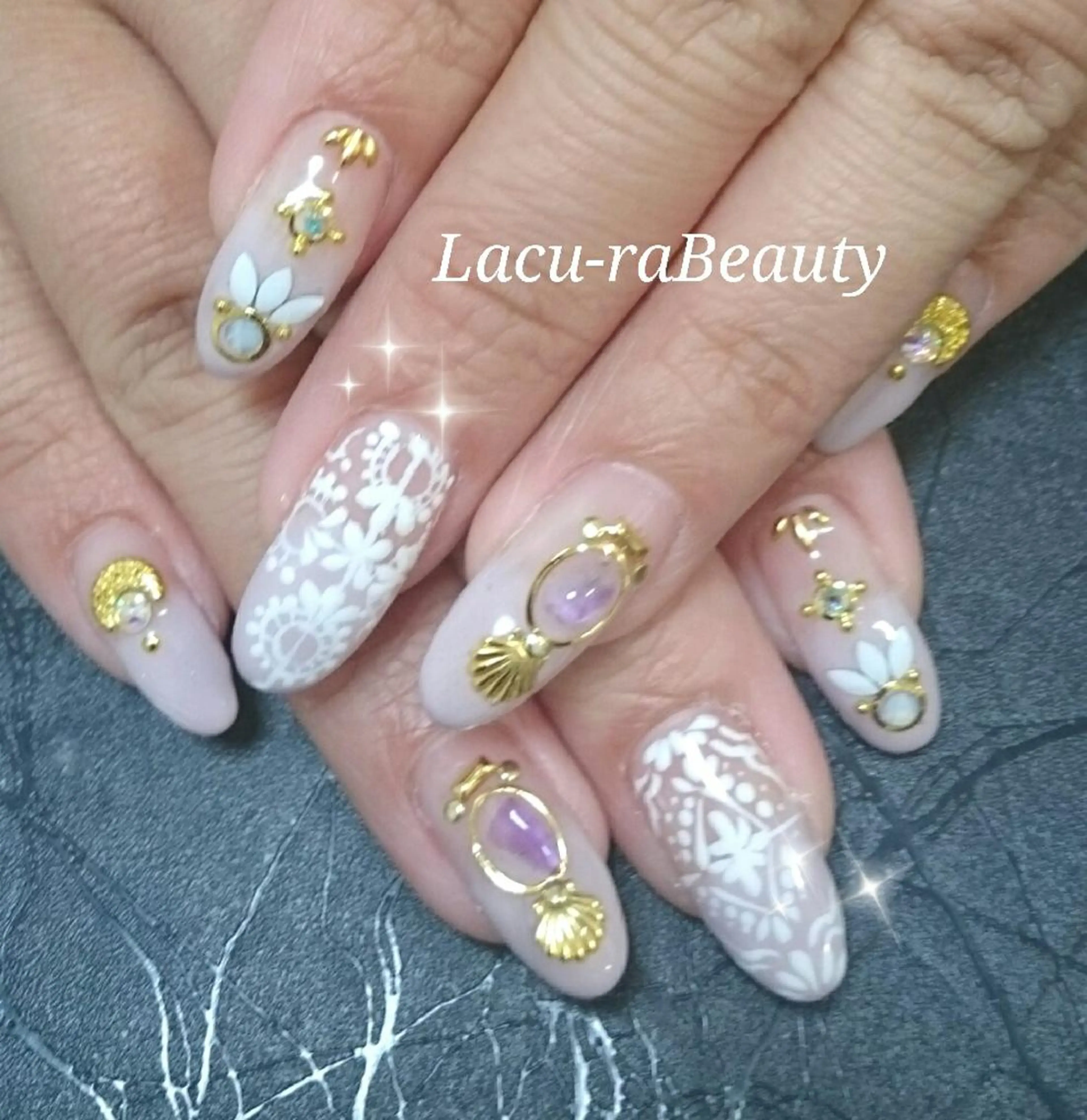 ネイル 小顔と腸の専門店 ラクーラビューティのエステ・リラクイメージ