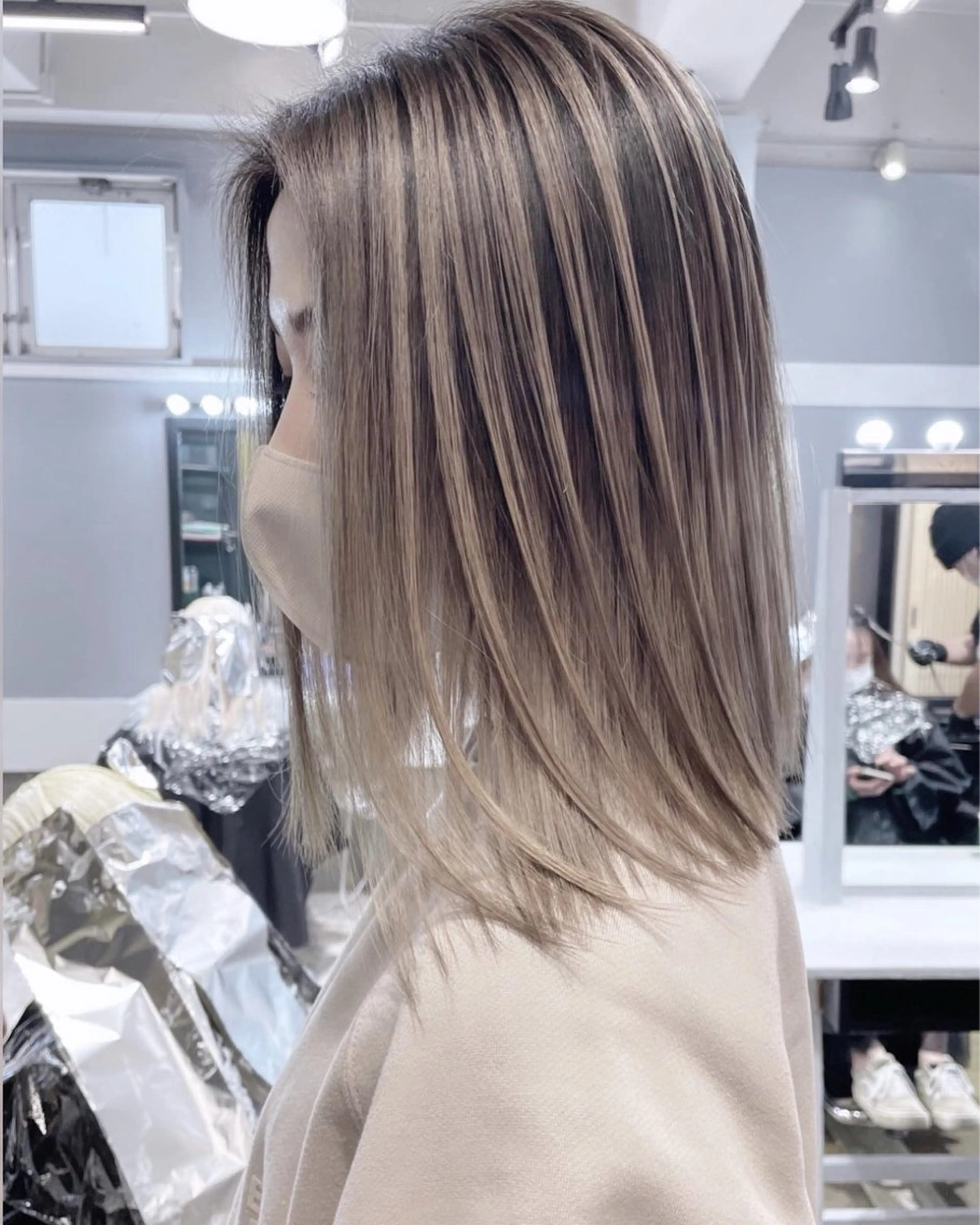 セミロング カラー ヘアアレンジ 切りっぱなしボブ ショートボブ ベージュカラー ブリーチ ケアブリーチ ヘアカラー トリートメント GiseL天神カラー 髪質改善/ブリーチのヘアスタイル