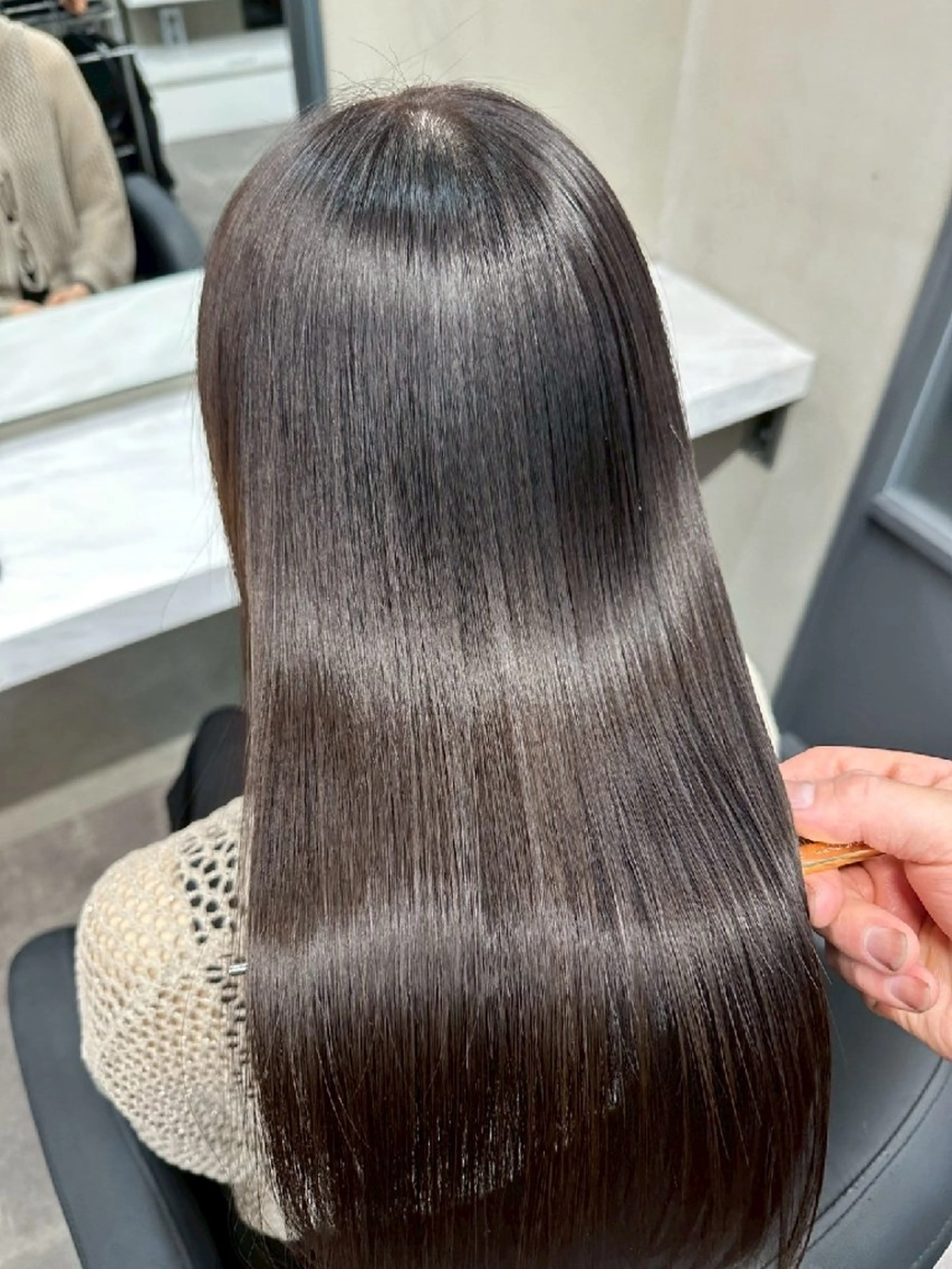 セミロング カラー ブリーチ 透明感カラー 髪質改善 縮毛矯正 トリートメント カット ヘアカラー 縮毛矯正 トリートメント 高品質な髪質改善 透明感カラー船本のヘアスタイル