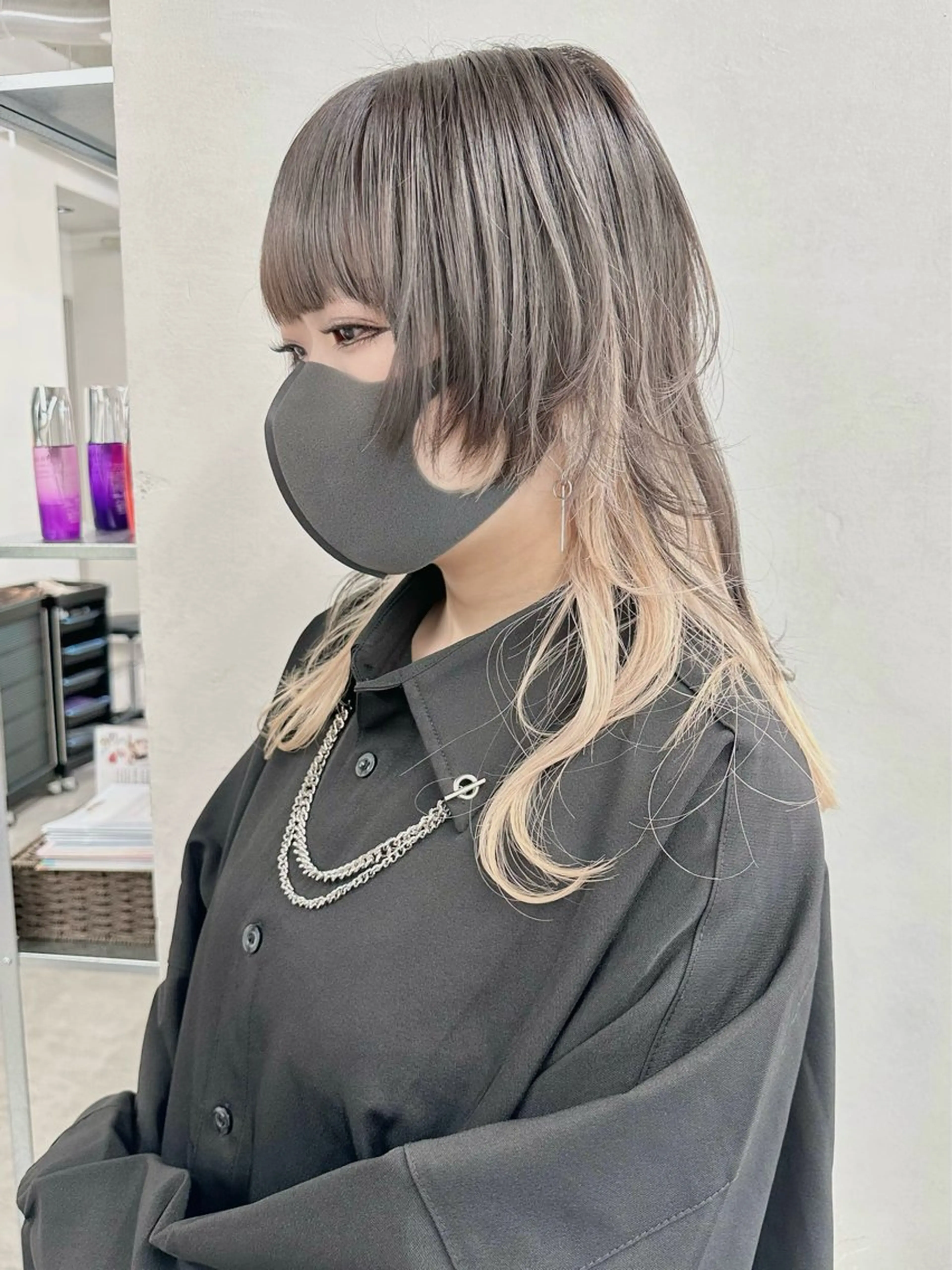 セミロング カラー ヘアカラー トリートメント ウルフとハイトーン みっちー✂️のヘアスタイル