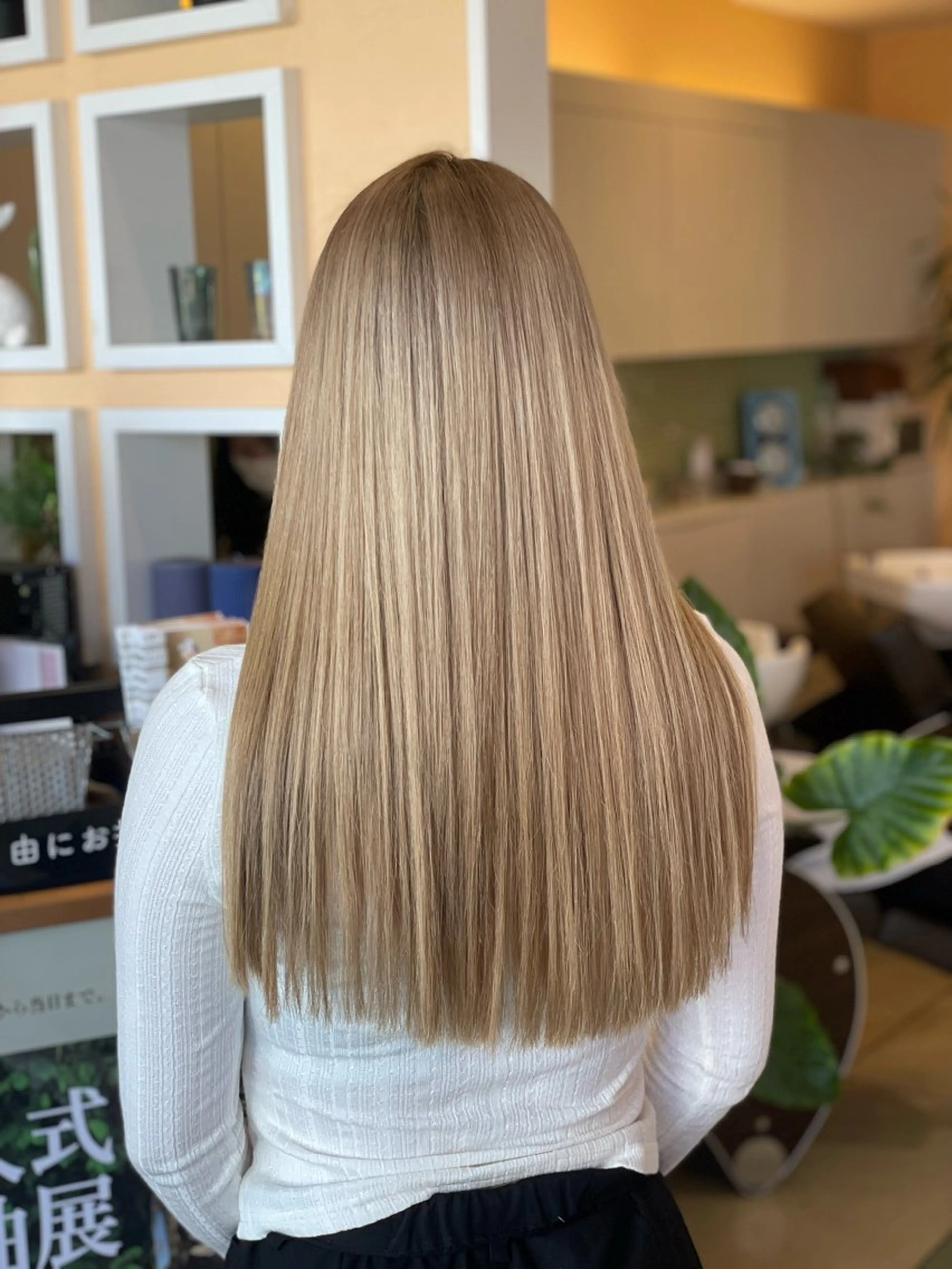 ロング 池田 梨紗のヘアスタイル