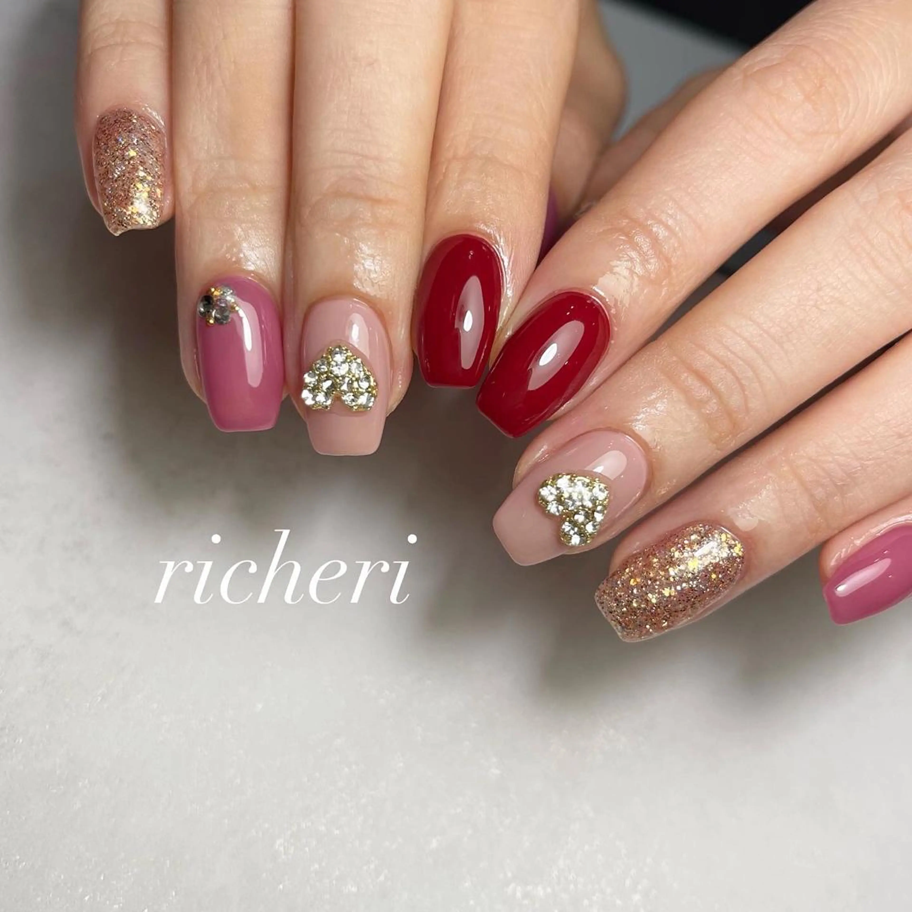 ミディアム ネイル 韓国風ヘア アートネイル フレンチネイル ジェルネイル ガラスフレンチ richeri beautyのエステ・リラクイメージ