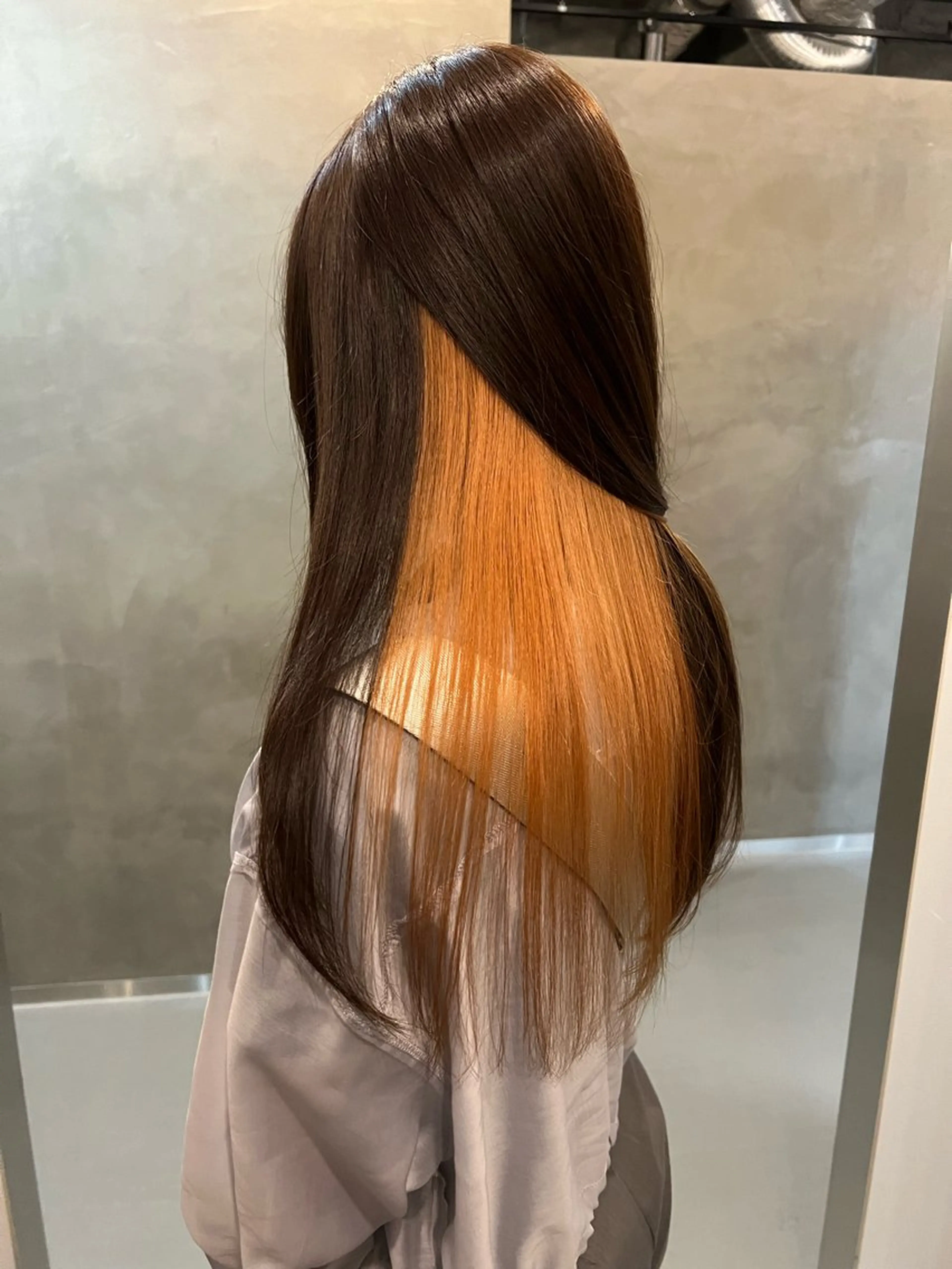 カラー インナーカラー オレンジ 韓国🇰🇷レイヤー 似合わせ顔まわりのヘアスタイル