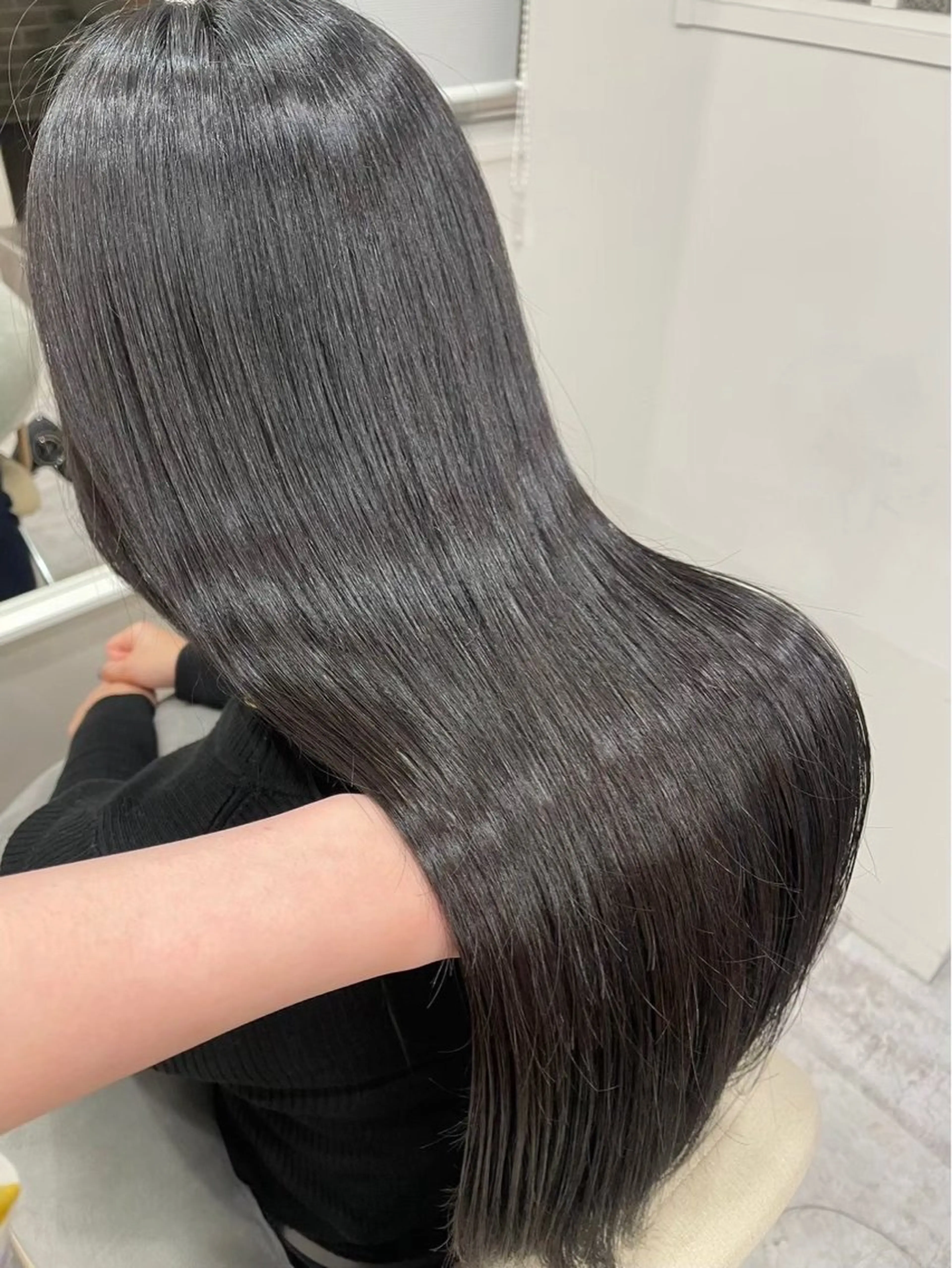 ロング ヘアカラー 宮下 日菜乃のヘアスタイル