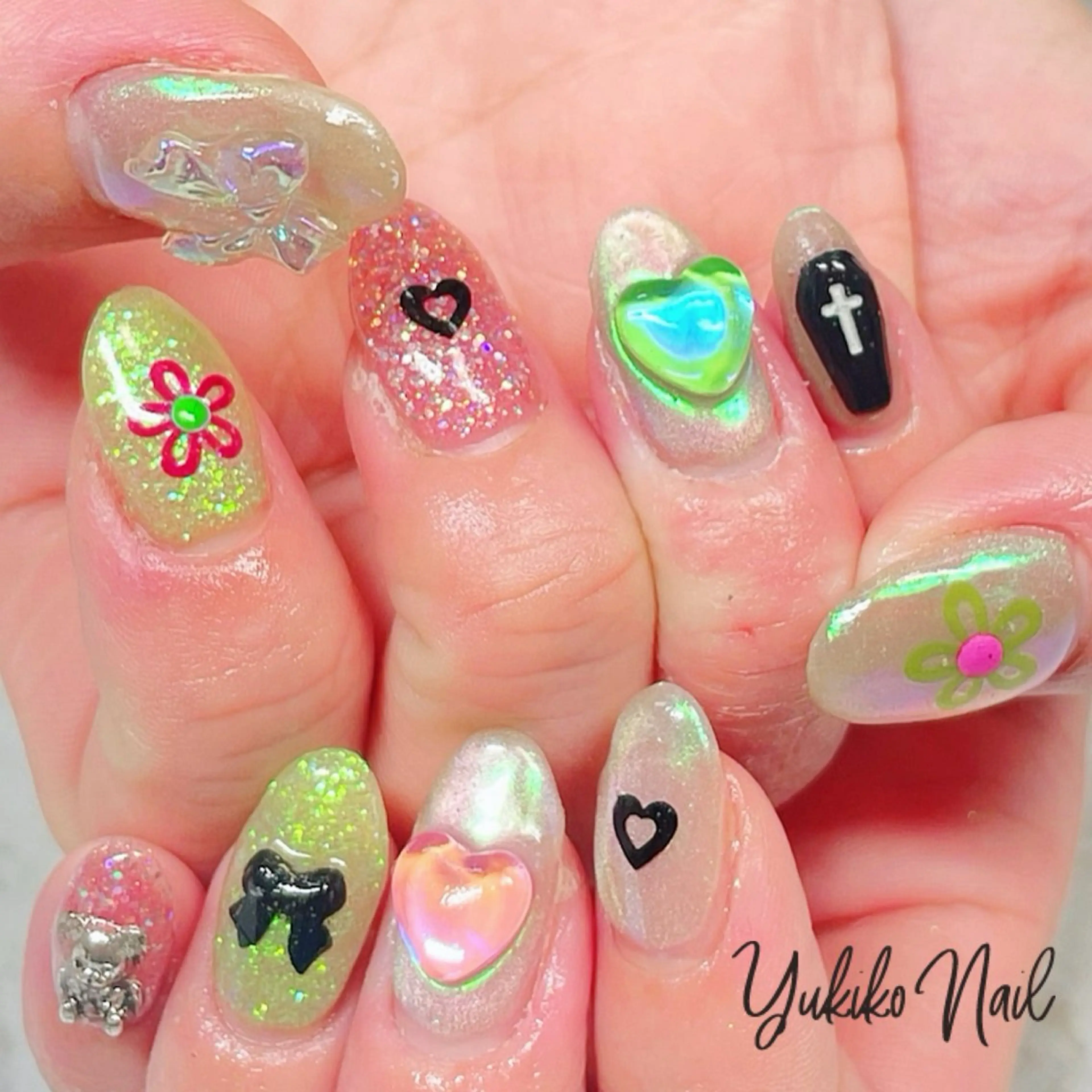 ネイル ガーリー グリーン キラキラネイル ラメ(グリッター) パープル ハンドネイル ユキコ ネイルのネイルデザイン