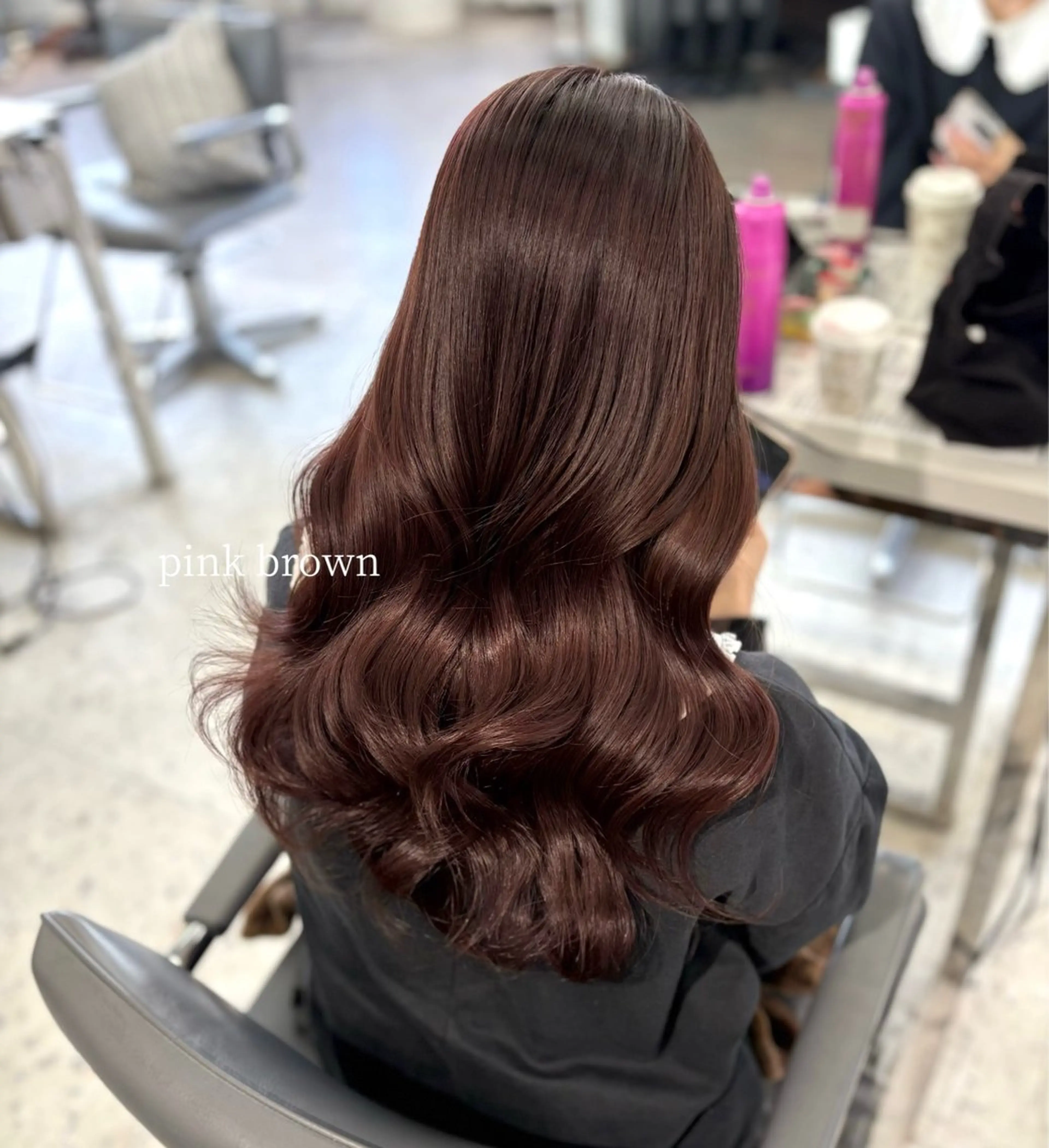 ロング カラー ブラウンカラー ピンクカラー ピンクブラウン カット ヘアカラー トリートメント MEI🎀つやカラー 🎀レイヤー🎀渋谷のヘアスタイル