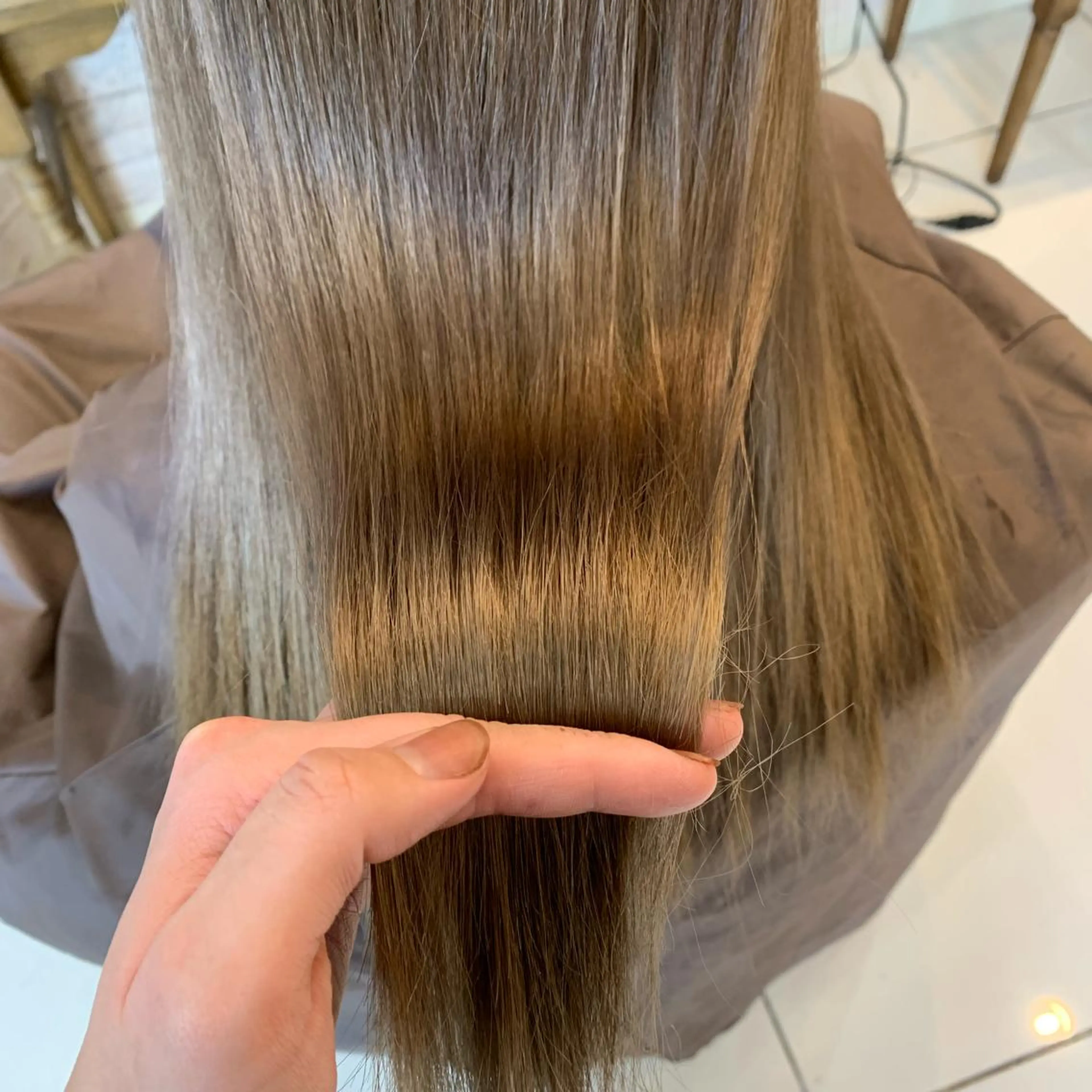 カラー ベージュカラー 天野 利咲のヘアスタイル