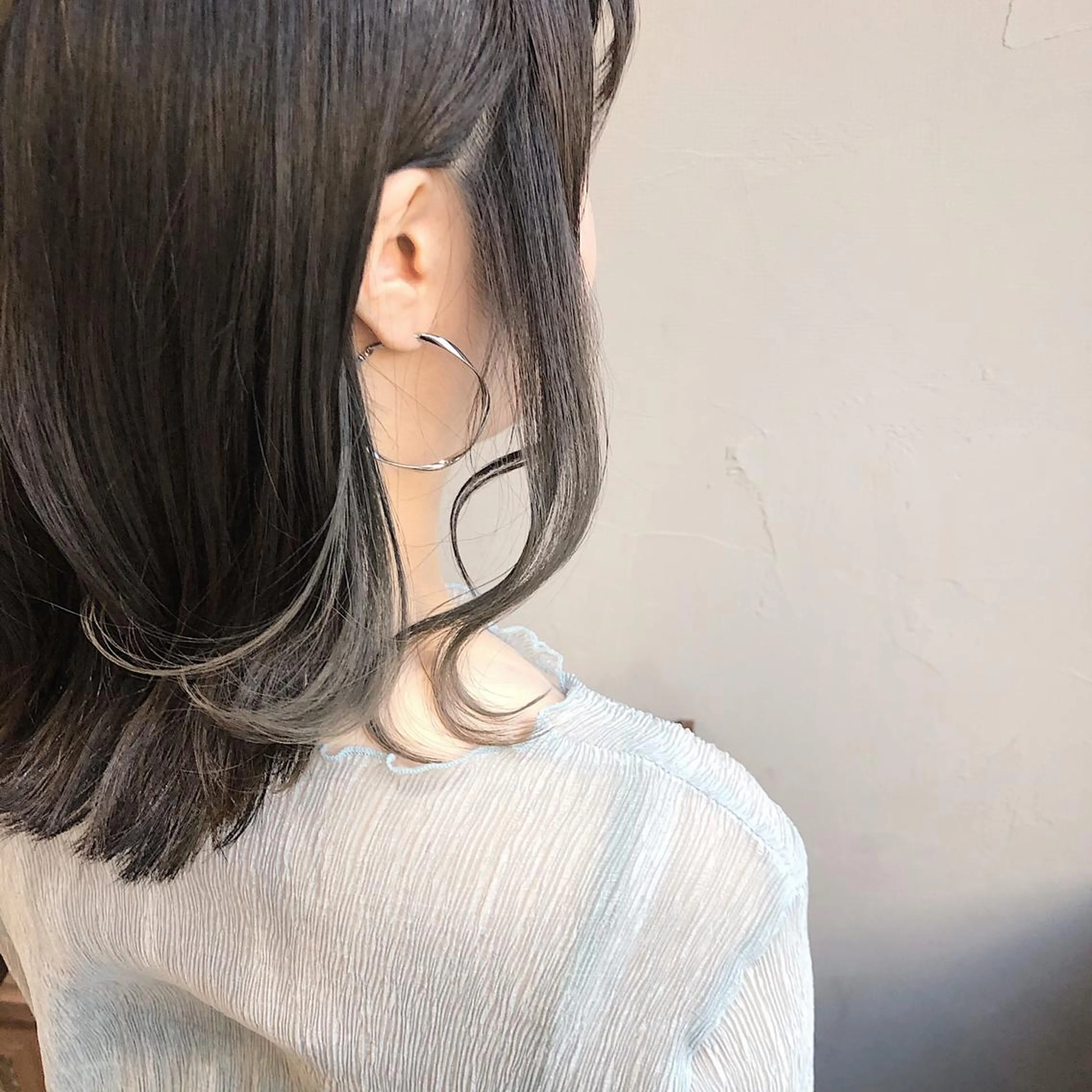ミディアム カラー 透明感カラー グレージュ 山口 浩之のヘアスタイル