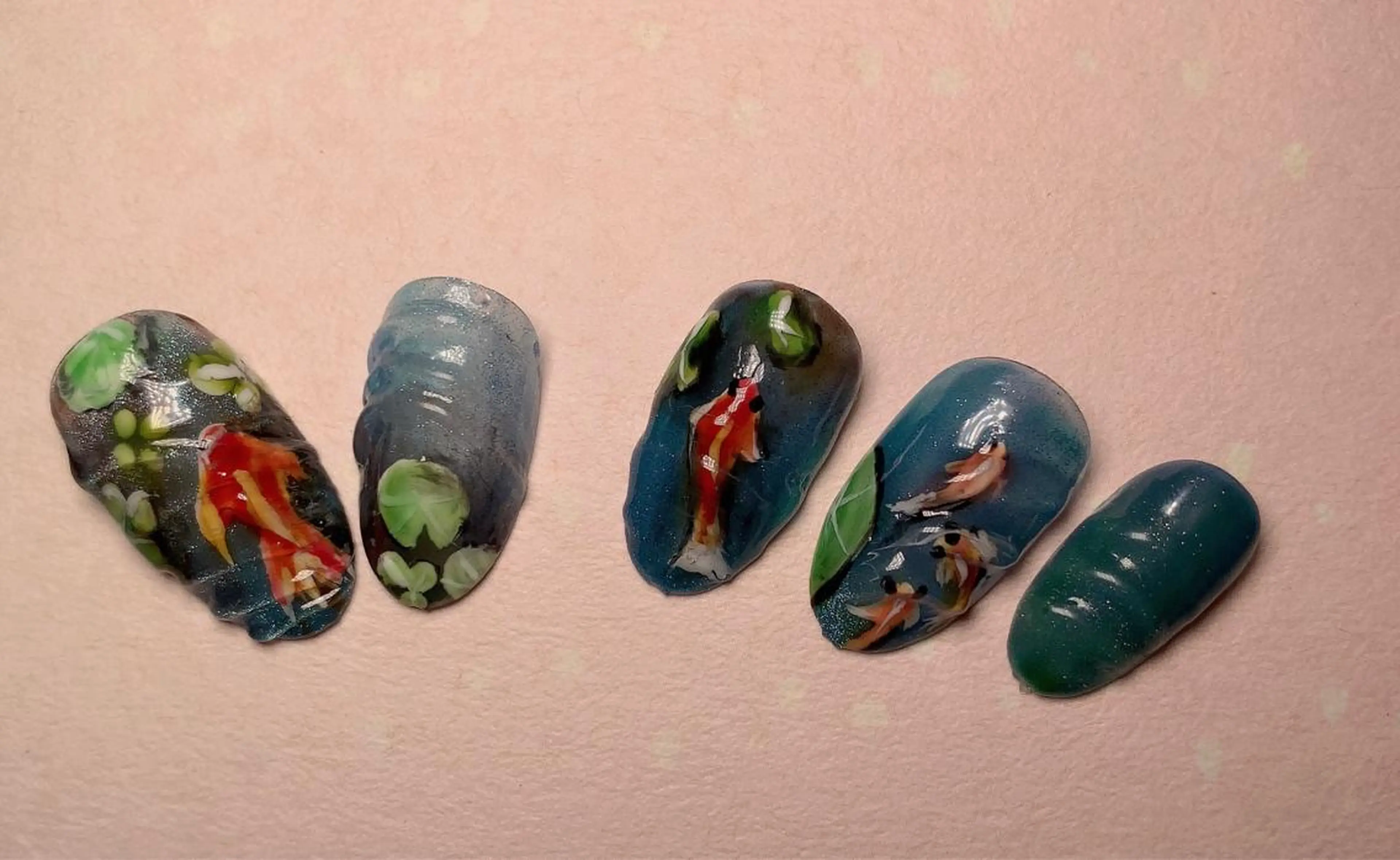 ネイル miu miuのネイルデザイン