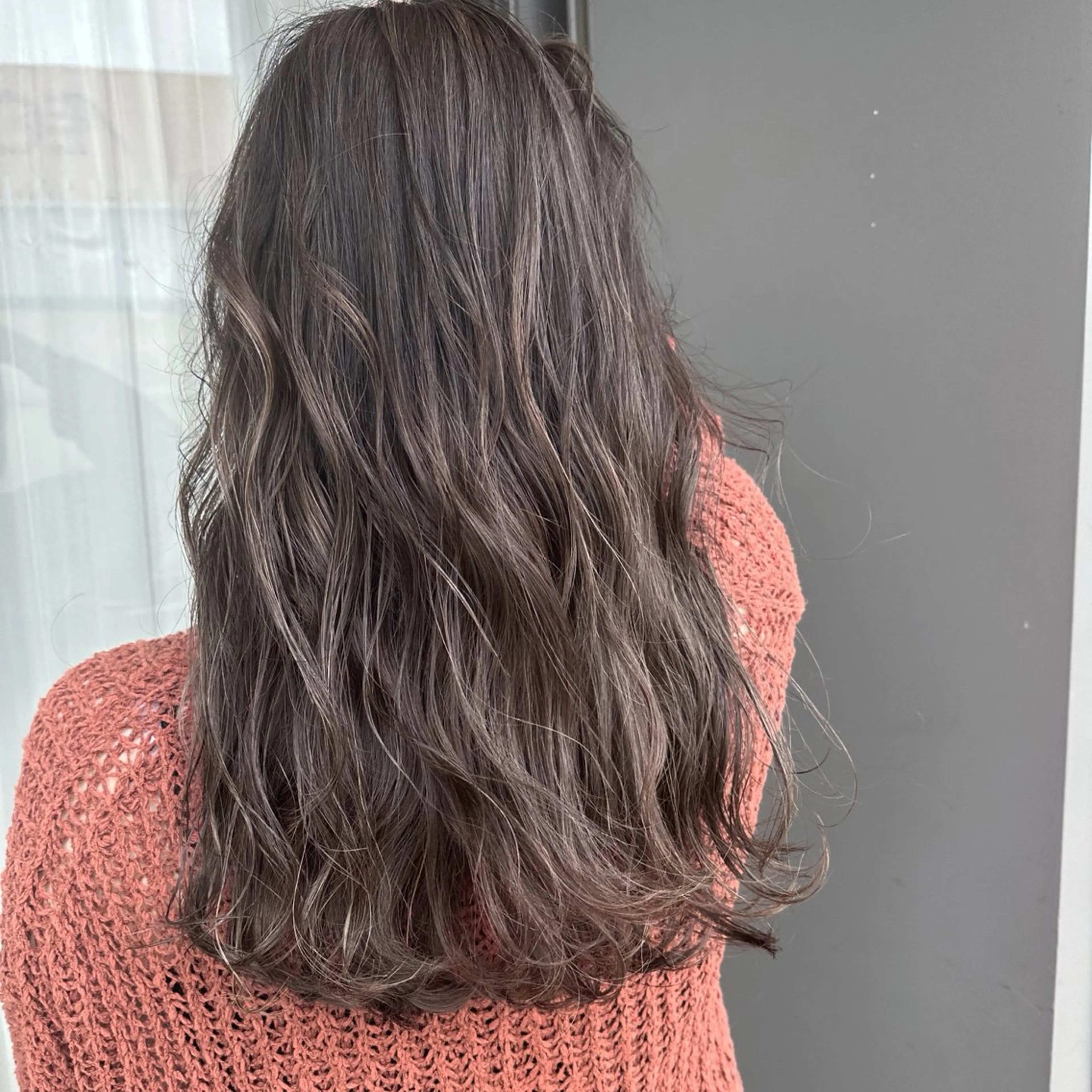 セミロング 峯 志帆のヘアスタイル